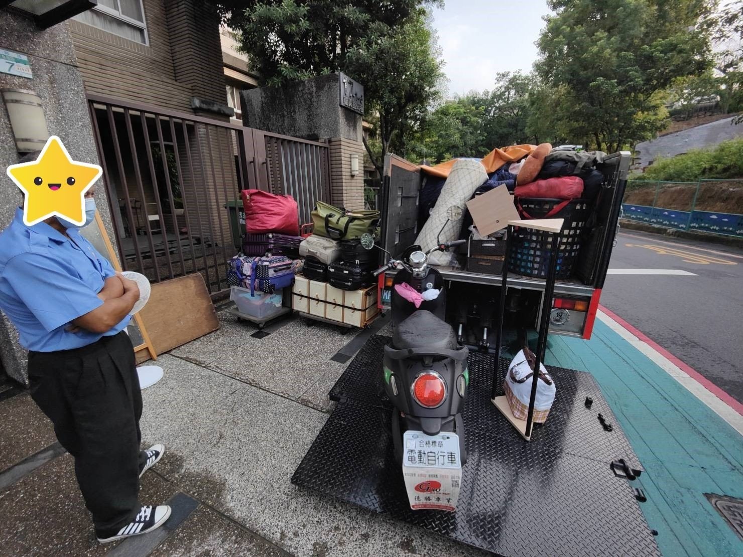 家公司推薦、新北搬家推薦【榮福搬家公司】南港搬家、桃園搬家公司推薦、台北搬家公司推薦、大型家具搬運、搬家具、冰箱搬運、基隆搬家、搬家電、大型家電搬運、床墊搬運、搬家車、家庭搬家、搬工、搬運、搬家紙箱、跨縣市搬家、單件家具運送、搬家估價、搬家首選,搬家達人,吊掛搬運、吊家具搬運、台北搬家公司推薦:大台北搬家,精緻包裝搬運「細膩包裝、專業搬運、用心服務、以客為尊」是榮福搬家公司的宗旨與精神。歡迎立即來電02-2651-2727專人服務。 家公司推薦、新北搬家推薦【榮福搬家公司】南港搬家、桃園搬家公司推薦、台北搬家公司推薦、大型家具搬運、搬家具、冰箱搬運、基隆搬家、搬家電、大型家電搬運、床墊搬運、搬家車、家庭搬家、搬工、搬運、搬家紙箱、跨縣市搬家、單件家具運送、搬家估價、搬家首選,搬家達人,吊掛搬運、吊家具搬運、台北搬家公司推薦:大台北搬家,精緻包裝搬運「細膩包裝、專業搬運、用心服務、以客為尊」是榮福搬家公司的宗旨與精神。歡迎立即來電02-2651-2727專人服務。