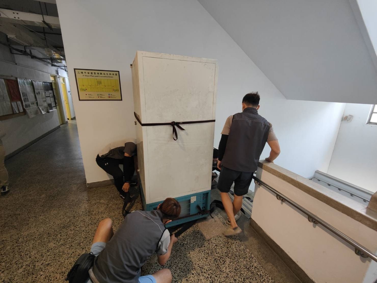 專搬生醫設備、搬精密儀器、實驗室冷凍櫃搬運、生技實驗設備、台北搬實驗設備、南港搬實驗設備、新北搬實驗設備、雙北搬實驗設備、汐止搬實驗設備、中永和搬實驗設備、板橋搬實驗設備、五股搬實驗設備、基隆搬實驗設備、桃園搬實驗設備、搬生醫設備推薦【榮福搬家】擁有各式各樣特殊重物搬運的經驗,不斷更新搬運資訊、提升搬運技巧,特殊重物搬運唯一首選榮福搬家公司。 專搬生醫設備、搬精密儀器、實驗室冷凍櫃搬運、生技實驗設備、台北搬實驗設備、南港搬實驗設備、新北搬實驗設備、雙北搬實驗設備、汐止搬實驗設備、中永和搬實驗設備、板橋搬實驗設備、五股搬實驗設備、基隆搬實驗設備、桃園搬實驗設備、搬生醫設備推薦【榮福搬家】擁有各式各樣特殊重物搬運的經驗,不斷更新搬運資訊、提升搬運技巧,特殊重物搬運唯一首選榮福搬家公司。