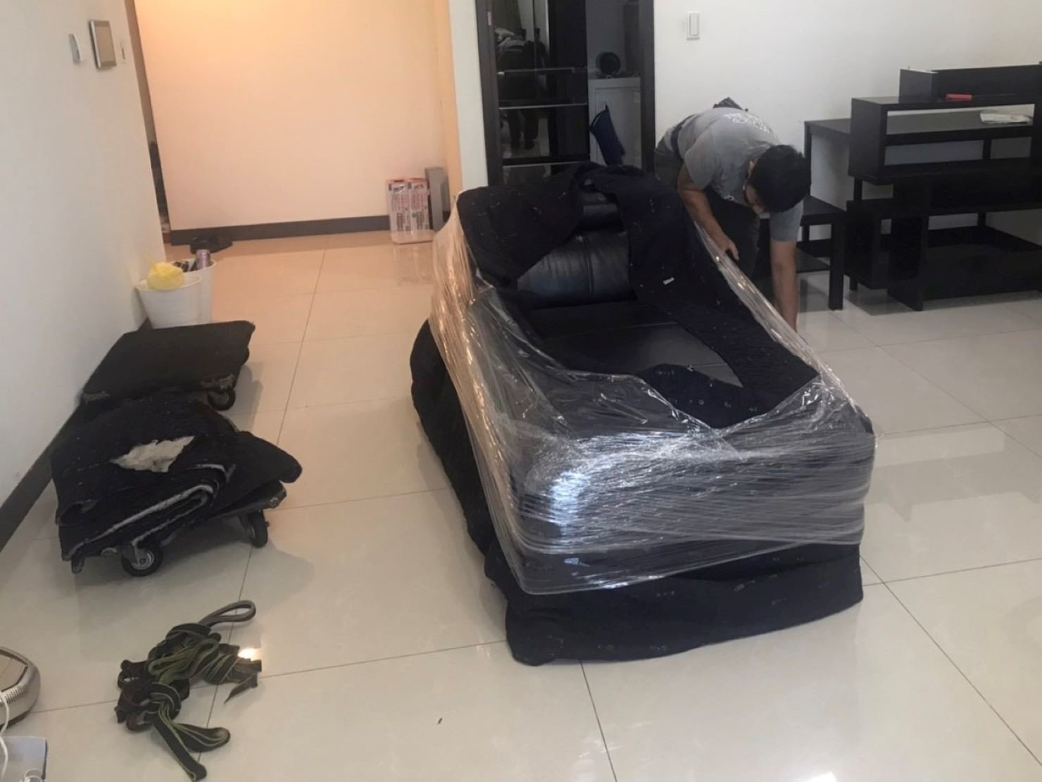 台北搬家單搬重物或少量家具∣南港搬家單搬重物或少量家具∣新北搬家單搬重物或少量家具∣雙北搬家單搬重物或少量家具∣汐止搬家單搬重物或少量家具∣五股搬家單搬重物或少量家具∣中永和搬家單搬重物或少量家具∣板橋搬家單搬重物或少量家具∣桃園搬家單搬重物或少量家具推薦【榮福搬家】屬專業搬家細膩運唯一首選,累積20年各式各樣特殊重物的搬運經驗,專業敏捷快速完成您的各項搬運任務。榮福搬家具備精緻包裝搬運「細膩包裝、專業搬運、用心服務、以客為尊」是榮福搬家公司的宗旨與精神。歡迎立即來電02-2651-2727專人服務。 台北搬家單搬重物或少量家具∣南港搬家單搬重物或少量家具∣新北搬家單搬重物或少量家具∣雙北搬家單搬重物或少量家具∣汐止搬家單搬重物或少量家具∣五股搬家單搬重物或少量家具∣中永和搬家單搬重物或少量家具∣板橋搬家單搬重物或少量家具∣桃園搬家單搬重物或少量家具推薦【榮福搬家】屬專業搬家細膩運唯一首選,累積20年各式各樣特殊重物的搬運經驗,專業敏捷快速完成您的各項搬運任務。榮福搬家具備精緻包裝搬運「細膩包裝、專業搬運、用心服務、以客為尊」是榮福搬家公司的宗旨與精神。歡迎立即來電02-2651-2727專人服務。