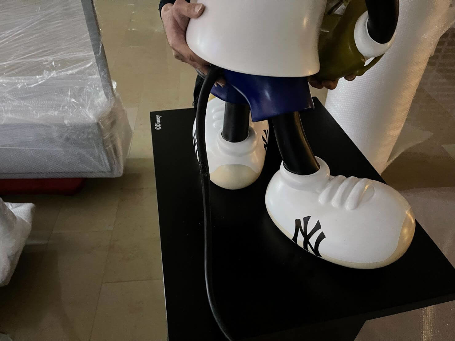 【榮福搬家】百貨倉儲暫放精緻包裝、百貨撤櫃、展示架搬運、中島雙排架搬運、服裝店展示架搬運、落地是掛衣架搬運,服飾店模特兒搬運、品牌大型公仔搬運、海外公仔搬運、公仔精緻包裝、模型精緻包裝,台北搬家公司推薦:大台北搬家,精緻包裝搬運「細膩包裝、專業搬運、用心服務、以客為尊」是榮福搬家公司的宗旨與精神。歡迎立即來電02-2651-2727專人服務。 【榮福搬家】百貨倉儲暫放精緻包裝、百貨撤櫃、展示架搬運、中島雙排架搬運、服裝店展示架搬運、落地是掛衣架搬運,服飾店模特兒搬運、品牌大型公仔搬運、海外公仔搬運、公仔精緻包裝、模型精緻包裝,台北搬家公司推薦:大台北搬家,精緻包裝搬運「細膩包裝、專業搬運、用心服務、以客為尊」是榮福搬家公司的宗旨與精神。歡迎立即來電02-2651-2727專人服務。