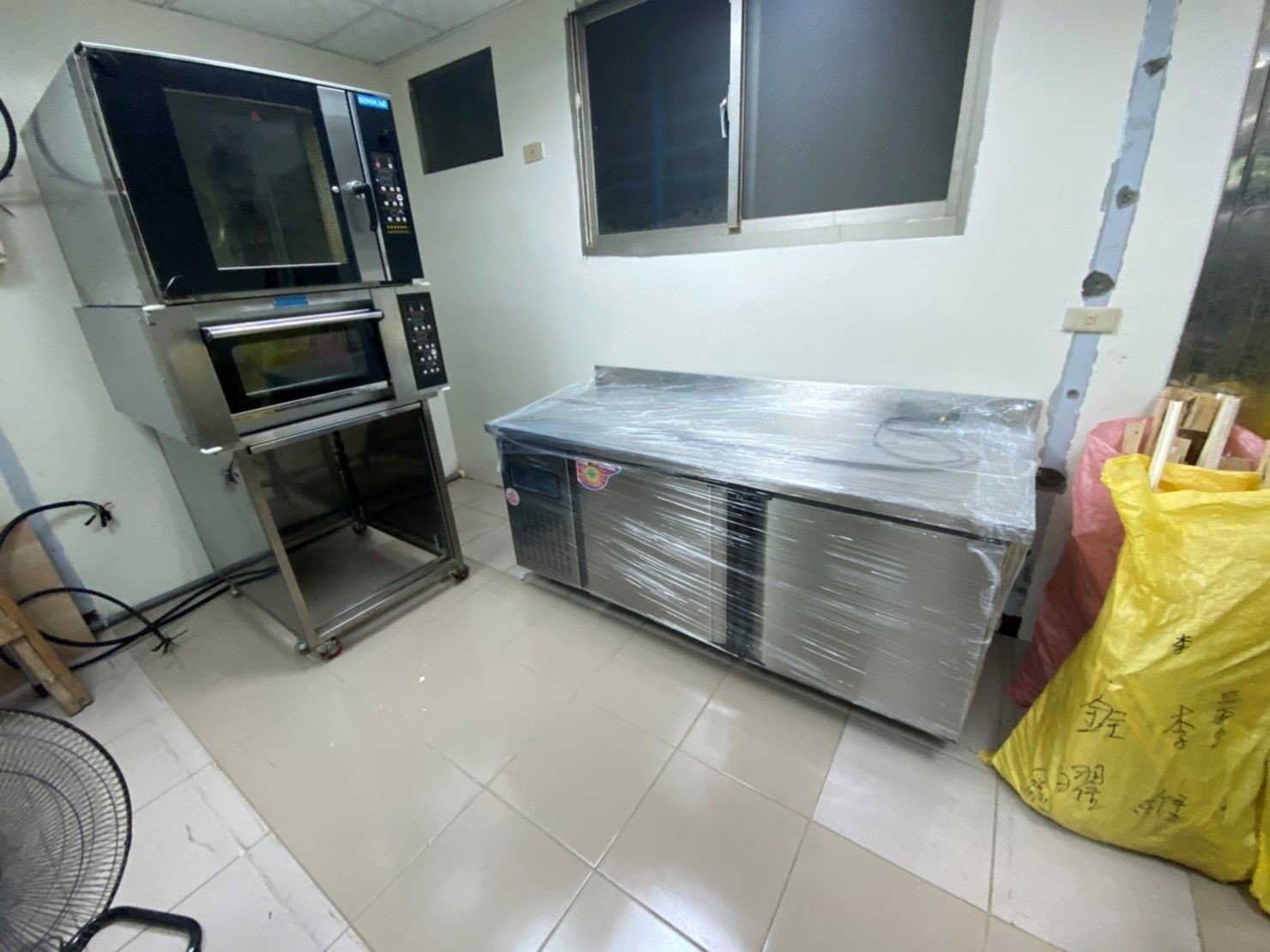 店面搬遷、搬家公司推薦、台北搬家推薦【榮福搬家公司】南港搬家、桃園搬家公司推薦、新北搬家公司推薦、企業搬運服務、搬生財器具、廠房遷移、公司行號搬遷、政府機關搬遷、百貨專櫃遷移、學校單位搬遷、廚房設備搬運、營業用冰箱搬運、廚具搬運、重物搬運、家庭搬家、雜貨店遷移、搬工、搬運開放式冰箱、搬家車、搬大冰箱、搬遷,針對顧客都秉持以用心實在專業搬家技巧,搬家實在用心值得您的信賴與選擇。歡迎來電咨詢02-2651-2727,榮福搬家有專員立即為您服務。 店面搬遷、搬家公司推薦、台北搬家推薦【榮福搬家公司】南港搬家、桃園搬家公司推薦、新北搬家公司推薦、企業搬運服務、搬生財器具、廠房遷移、公司行號搬遷、政府機關搬遷、百貨專櫃遷移、學校單位搬遷、廚房設備搬運、營業用冰箱搬運、廚具搬運、重物搬運、家庭搬家、雜貨店遷移、搬工、搬運開放式冰箱、搬家車、搬大冰箱、搬遷,針對顧客都秉持以用心實在專業搬家技巧,搬家實在用心值得您的信賴與選擇。歡迎來電咨詢02-2651-2727,榮福搬家有專員立即為您服務。