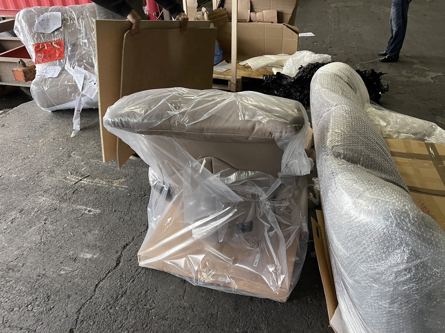 進口家具搬運首選∣歐洲代購家具搬運∣美國代購家具搬運∣基隆集貨倉家具搬運∣歐洲精品家具搬運∣義大利電動沙發搬運∣德國電動沙發搬運∣專搬Himolla電動沙發∣提領家具搬運∣台北義大利電動沙發組裝∣海運家具提領代拆包裝、搬運∣【榮福搬家公司】搬家首選、搬家公司推薦:優質搬家,包裝搬運「細膩包裝、專業搬運、用心服務、以客為尊」是榮福搬家公司的宗旨與精神。歡迎立即來電02-2651-2727專人服務。系統式家具拆裝找專業的榮福搬家就對了。 進口家具搬運首選∣歐洲代購家具搬運∣美國代購家具搬運∣基隆集貨倉家具搬運∣歐洲精品家具搬運∣義大利電動沙發搬運∣德國電動沙發搬運∣專搬Himolla電動沙發∣提領家具搬運∣台北義大利電動沙發組裝∣海運家具提領代拆包裝、搬運∣【榮福搬家公司】搬家首選、搬家公司推薦:優質搬家,包裝搬運「細膩包裝、專業搬運、用心服務、以客為尊」是榮福搬家公司的宗旨與精神。歡迎立即來電02-2651-2727專人服務。系統式家具拆裝找專業的榮福搬家就對了。