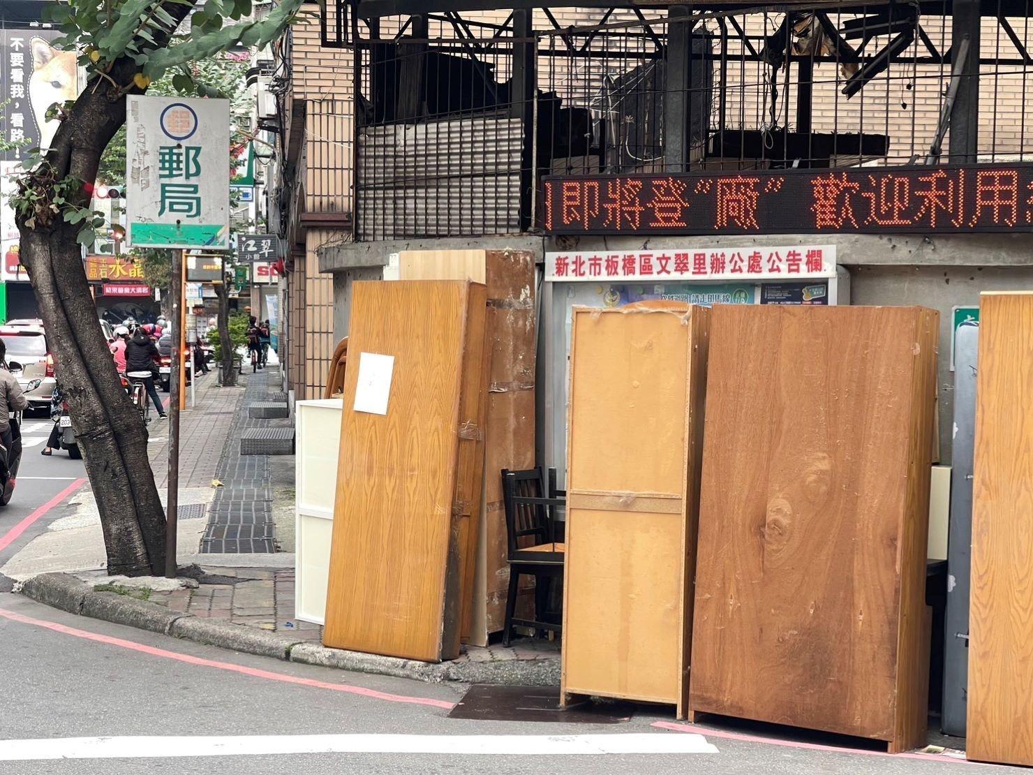 新北市垃圾清運、台北垃圾清運、不要的家具怎麼辦、搬家公司推薦、新北搬家推薦【榮福搬家公司】南港搬家、桃園搬家公司推薦、桃園大型垃圾、台北搬家公司推薦、租屋族、套房、雅房、房東、房東最愛、搬垃圾處理、家庭廢棄物清運、廢棄物處理、搬運廢棄物、家具垃圾處理、清運、搬家具、冰箱搬運、基隆搬家、大型家電回收清運、床墊搬運、搬衣櫃、大型家具丟棄、搬公司行號、家庭垃圾清運公司、清垃圾、廢棄家具處理、廢棄家具清運、搬家車,針對顧客都秉持以用心實在專業搬家技巧,搬家實在用心值得您的信賴與選擇。歡迎來電咨詢02-2651-2727,榮福搬家有專員立即為您服務。 新北市垃圾清運、台北垃圾清運、不要的家具怎麼辦、搬家公司推薦、新北搬家推薦【榮福搬家公司】南港搬家、桃園搬家公司推薦、桃園大型垃圾、台北搬家公司推薦、租屋族、套房、雅房、房東、房東最愛、搬垃圾處理、家庭廢棄物清運、廢棄物處理、搬運廢棄物、家具垃圾處理、清運、搬家具、冰箱搬運、基隆搬家、大型家電回收清運、床墊搬運、搬衣櫃、大型家具丟棄、搬公司行號、家庭垃圾清運公司、清垃圾、廢棄家具處理、廢棄家具清運、搬家車,針對顧客都秉持以用心實在專業搬家技巧,搬家實在用心值得您的信賴與選擇。歡迎來電咨詢02-2651-2727,榮福搬家有專員立即為您服務。