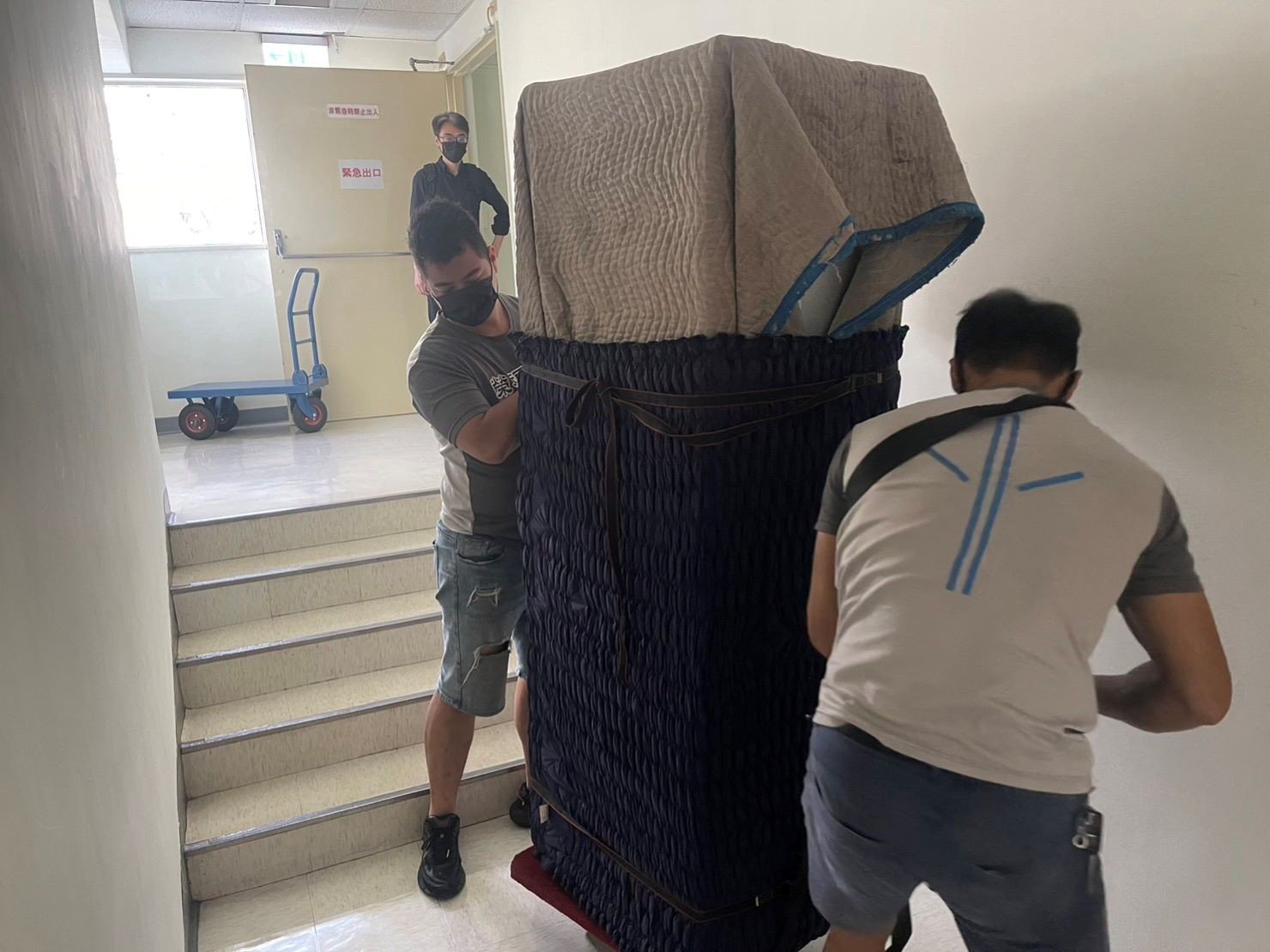 台北搬實驗室生醫設備∣南港搬實驗室生醫設備∣新北搬實驗室生醫設備∣雙北搬實驗室生醫設備∣汐止搬實驗室生醫設備∣中永和搬實驗室生醫設備∣板橋搬實驗室生醫設備∣五股搬實驗室生醫設備∣基隆搬實驗室生醫設備∣桃園搬實驗室生醫設備∣新竹搬實驗室生醫設備∣【榮福搬家】屬專業搬家細膩運唯一首選,累積20年各式各樣特殊儀器設備的搬運經驗,專業敏捷快速完成您的各項搬運任務。針對顧客都秉持以用心實在專業搬家技巧,搬家實在用心值得您的信賴與選擇。歡迎來電咨詢02-2651-2727,榮福搬家有專員立即為您服務。 台北搬實驗室生醫設備∣南港搬實驗室生醫設備∣新北搬實驗室生醫設備∣雙北搬實驗室生醫設備∣汐止搬實驗室生醫設備∣中永和搬實驗室生醫設備∣板橋搬實驗室生醫設備∣五股搬實驗室生醫設備∣基隆搬實驗室生醫設備∣桃園搬實驗室生醫設備∣新竹搬實驗室生醫設備∣【榮福搬家】屬專業搬家細膩運唯一首選,累積20年各式各樣特殊儀器設備的搬運經驗,專業敏捷快速完成您的各項搬運任務。針對顧客都秉持以用心實在專業搬家技巧,搬家實在用心值得您的信賴與選擇。歡迎來電咨詢02-2651-2727,榮福搬家有專員立即為您服務。
