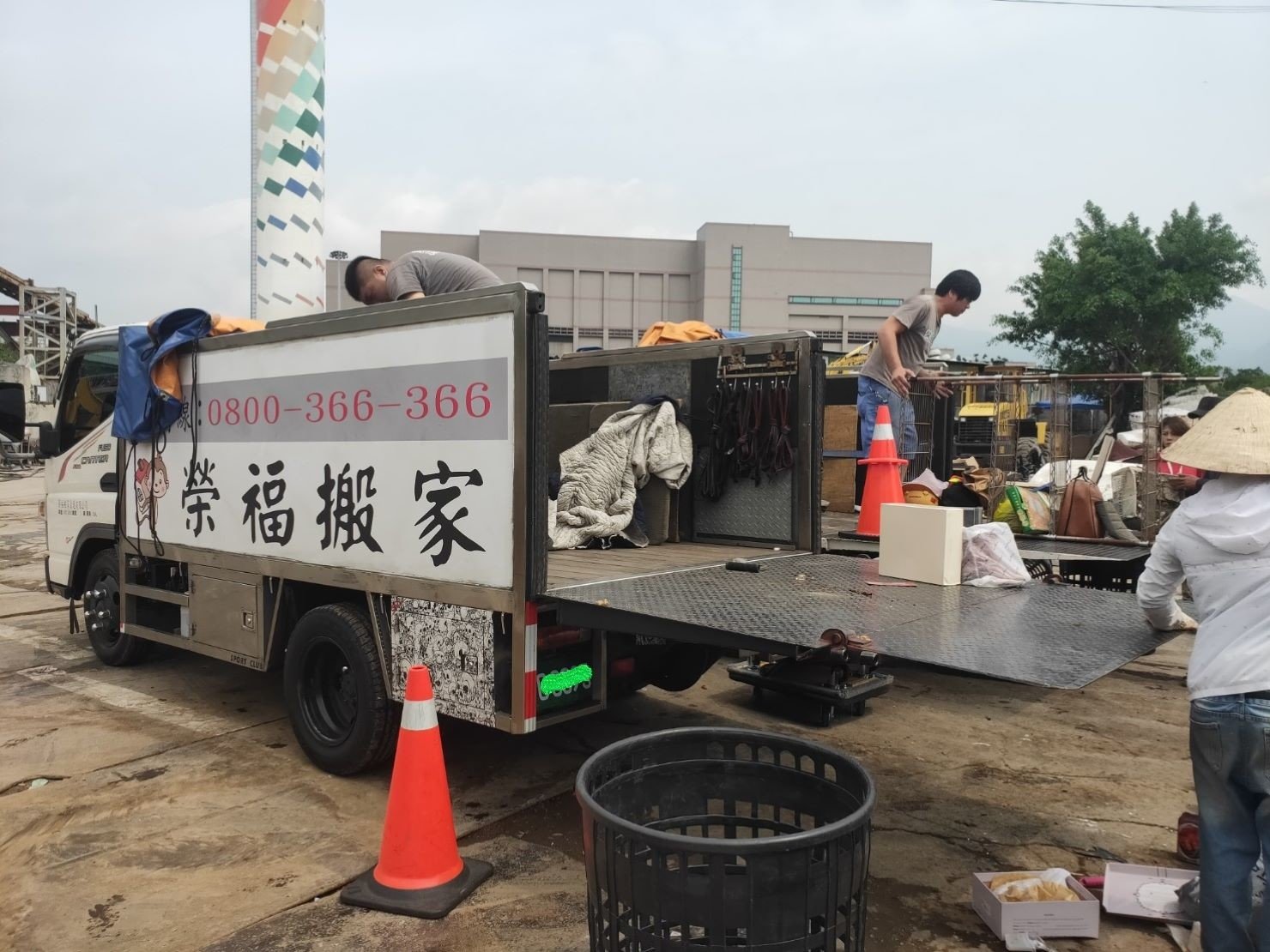 新北市垃圾清運、台北市垃圾清運、不要的家具怎麼辦、搬家公司推薦、新北搬家公司推薦【榮福搬家公司】南港搬家、桃園搬家公司推薦、桃園大型垃圾、台北搬家公司推薦、搬垃圾處理、家庭廢棄物清運、廢棄物處理、搬運廢棄物、家具垃圾處理、清運、搬家具、冰箱搬運、基隆搬家、大型家電回收清運、床墊搬運、搬衣櫃、大型家具丟棄、大型家具清運、搬公司行號、家庭垃圾清運公司、清垃圾、廢棄家具處理、廢棄家具清運、垃圾清運費用、搬家車,針對顧客都秉持以用心實在專業搬家技巧,搬家實在用心值得您的信賴與選擇。歡迎來電咨詢02-2651-2727,榮福搬家有專員立即為您服務。 新北市垃圾清運、台北市垃圾清運、不要的家具怎麼辦、搬家公司推薦、新北搬家公司推薦【榮福搬家公司】南港搬家、桃園搬家公司推薦、桃園大型垃圾、台北搬家公司推薦、搬垃圾處理、家庭廢棄物清運、廢棄物處理、搬運廢棄物、家具垃圾處理、清運、搬家具、冰箱搬運、基隆搬家、大型家電回收清運、床墊搬運、搬衣櫃、大型家具丟棄、大型家具清運、搬公司行號、家庭垃圾清運公司、清垃圾、廢棄家具處理、廢棄家具清運、垃圾清運費用、搬家車,針對顧客都秉持以用心實在專業搬家技巧,搬家實在用心值得您的信賴與選擇。歡迎來電咨詢02-2651-2727,榮福搬家有專員立即為您服務。