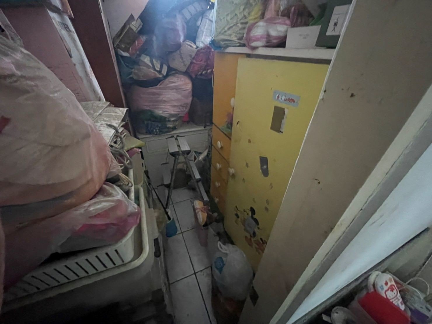 新北市垃圾清運、台北垃圾清運、不要的家具怎麼辦、搬家公司推薦、新北搬家推薦【榮福搬家公司】南港搬家、桃園搬家公司推薦、桃園大型垃圾、台北搬家公司推薦、租屋族、套房、雅房、房東、房東最愛、搬垃圾處理、家庭廢棄物清運、廢棄物處理、搬運廢棄物、家具垃圾處理、清運、搬家具、冰箱搬運、基隆搬家、大型家電回收清運、床墊搬運、搬衣櫃、大型家具丟棄、搬公司行號、家庭垃圾清運公司、清垃圾、廢棄家具處理、廢棄家具清運、搬家車,針對顧客都秉持以用心實在專業搬家技巧,搬家實在用心值得您的信賴與選擇。歡迎來電咨詢02-2651-2727,榮福搬家有專員立即為您服務。 新北市垃圾清運、台北垃圾清運、不要的家具怎麼辦、搬家公司推薦、新北搬家推薦【榮福搬家公司】南港搬家、桃園搬家公司推薦、桃園大型垃圾、台北搬家公司推薦、租屋族、套房、雅房、房東、房東最愛、搬垃圾處理、家庭廢棄物清運、廢棄物處理、搬運廢棄物、家具垃圾處理、清運、搬家具、冰箱搬運、基隆搬家、大型家電回收清運、床墊搬運、搬衣櫃、大型家具丟棄、搬公司行號、家庭垃圾清運公司、清垃圾、廢棄家具處理、廢棄家具清運、搬家車,針對顧客都秉持以用心實在專業搬家技巧,搬家實在用心值得您的信賴與選擇。歡迎來電咨詢02-2651-2727,榮福搬家有專員立即為您服務。
