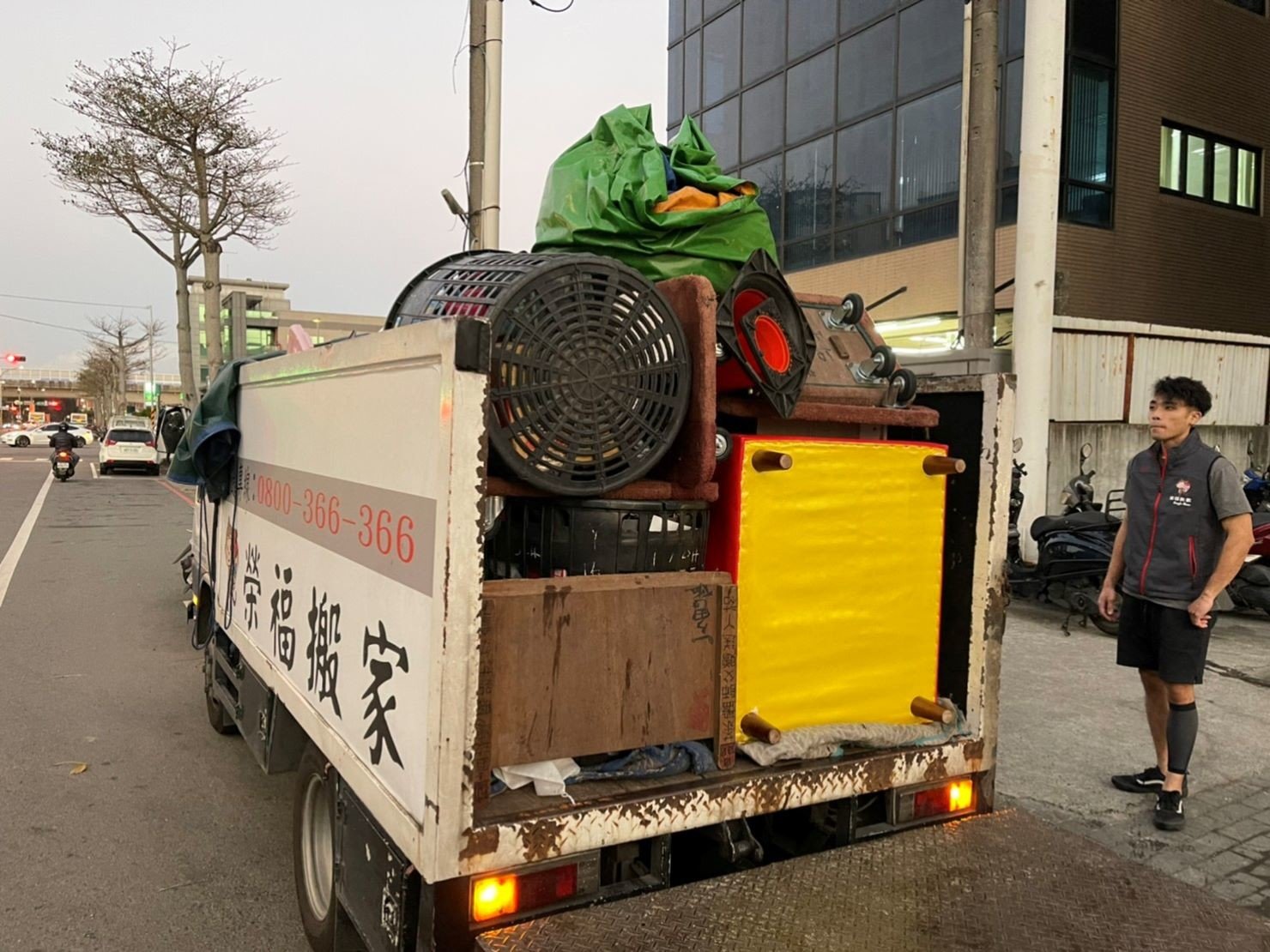 搬家公司推薦、新北搬家推薦【榮福搬家公司】南港搬家、桃園搬家公司推薦、台北搬家公司推薦、廢棄家具處理、廢棄家具清運、家庭廢棄物清運、清運、搬家、家具垃圾清運、垃圾廢棄處理、垃圾廢棄清運、搬家具、大型家具搬運、冰箱搬運、基隆搬家、搬家電、床墊搬運、搬公司行號、跨縣市搬家、家庭搬家、搬鋼琴、搬工、搬運、搬家紙箱,針對顧客都秉持以用心實在專業搬家技巧,搬家實在用心值得您的信賴與選擇。歡迎來電咨詢02-2651-2727,榮福搬家有專員立即為您服務。 搬家公司推薦、新北搬家推薦【榮福搬家公司】南港搬家、桃園搬家公司推薦、台北搬家公司推薦、廢棄家具處理、廢棄家具清運、家庭廢棄物清運、清運、搬家、家具垃圾清運、垃圾廢棄處理、垃圾廢棄清運、搬家具、大型家具搬運、冰箱搬運、基隆搬家、搬家電、床墊搬運、搬公司行號、跨縣市搬家、家庭搬家、搬鋼琴、搬工、搬運、搬家紙箱,針對顧客都秉持以用心實在專業搬家技巧,搬家實在用心值得您的信賴與選擇。歡迎來電咨詢02-2651-2727,榮福搬家有專員立即為您服務。