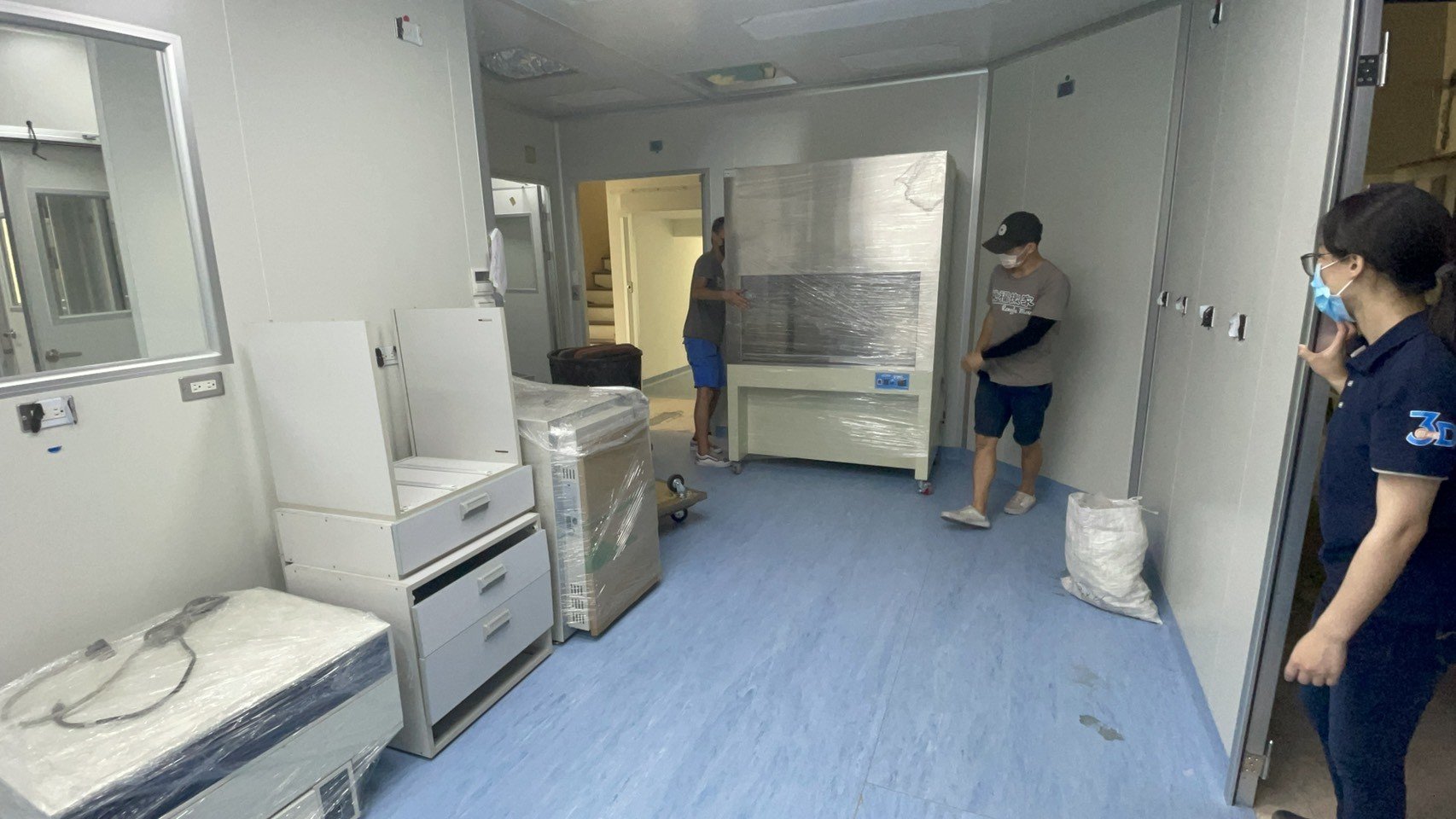特殊重物搬運、專搬重物、特殊搬運、搬生醫設備【榮福搬家公司】搬披薩窯、精搬金庫、搬保險櫃、鋼琴搬運、按摩椅搬運、搬醫療床、電動床搬運、精搬魚缸、搬魚缸、跨縣市搬家、搬工計時、人工搬運、搬直立式冷凍櫃、搬超低溫冰箱、負86度超低溫冰箱搬運、營業用冰箱搬運、搬機械設備、各式機台搬運、精密儀器、臥室工作檯冰箱、實驗室設備、廚房大型設備搬運、搬營業用製冰機、烘焙設備搬運、搬營業用烤箱、廠房遷移、店面搬遷,實驗室搬遷、搬家首選、吊車吊掛搬運、吊家具搬運、台北搬家公司推薦:大台北搬家,精緻包裝搬運「細膩包裝、專業搬運、用心服務、以客為尊」是榮福搬家公司的宗旨與精神。歡迎立即來電02-2651-2727專人服務。 特殊重物搬運、專搬重物、特殊搬運、搬生醫設備【榮福搬家公司】搬披薩窯、精搬金庫、搬保險櫃、鋼琴搬運、按摩椅搬運、搬醫療床、電動床搬運、精搬魚缸、搬魚缸、跨縣市搬家、搬工計時、人工搬運、搬直立式冷凍櫃、搬超低溫冰箱、負86度超低溫冰箱搬運、營業用冰箱搬運、搬機械設備、各式機台搬運、精密儀器、臥室工作檯冰箱、實驗室設備、廚房大型設備搬運、搬營業用製冰機、烘焙設備搬運、搬營業用烤箱、廠房遷移、店面搬遷,實驗室搬遷、搬家首選、吊車吊掛搬運、吊家具搬運、台北搬家公司推薦:大台北搬家,精緻包裝搬運「細膩包裝、專業搬運、用心服務、以客為尊」是榮福搬家公司的宗旨與精神。歡迎立即來電02-2651-2727專人服務。