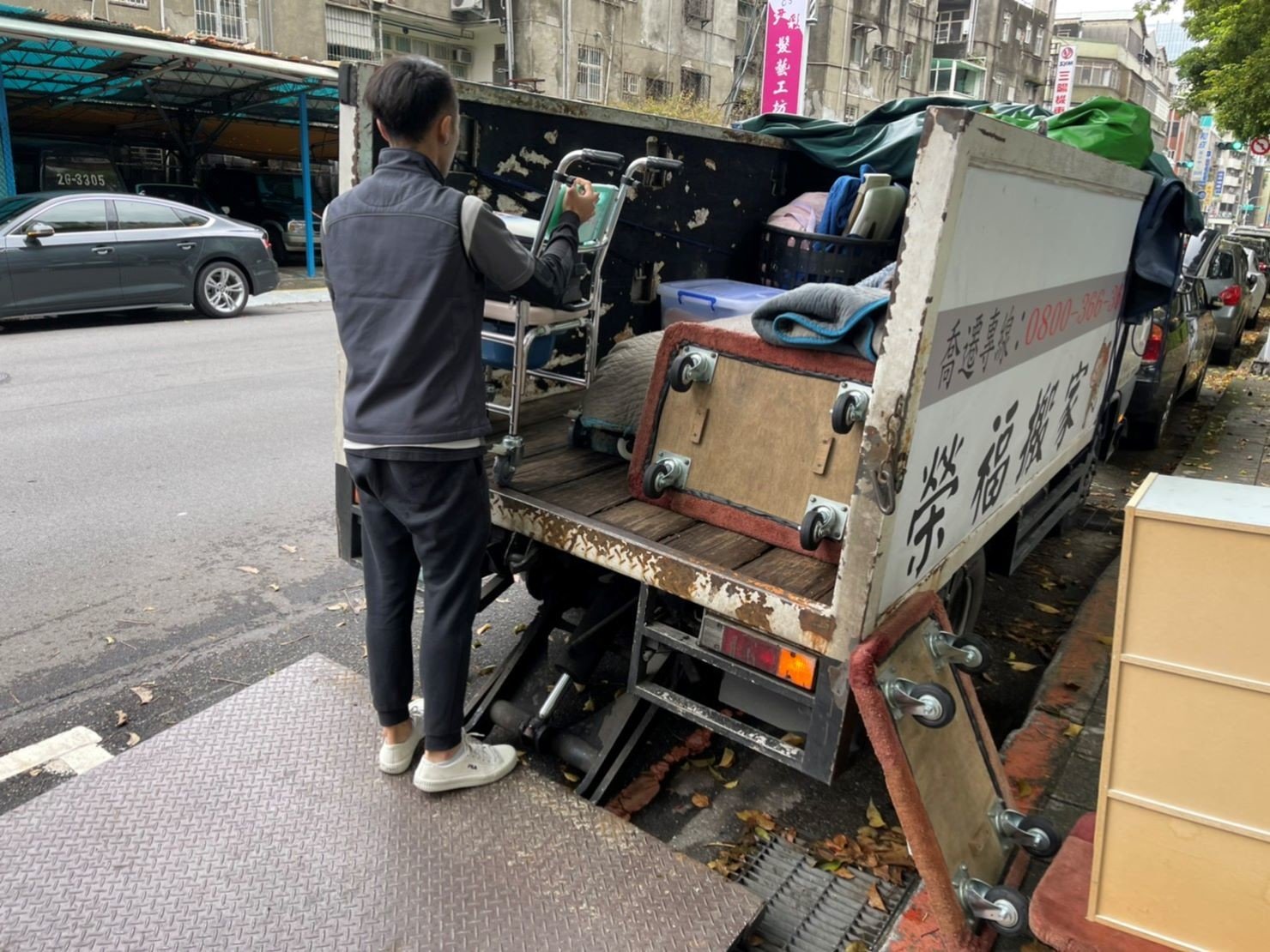 搬家公司推薦、新北搬家推薦【榮福搬家公司】南港搬家、桃園搬家公司推薦、台北搬家公司推薦、單件家具運送、搬醫療床、搬家具、冰箱搬運、基隆搬家、搬大型家電、床墊搬運、搬公司行號、家庭搬家、重物搬運、電動床搬運、搬鋼琴、醫療電動床搬運、搬工計時、搬運、人工搬運、大型家具搬運、家具拆裝、跨縣市搬家、搬家估價,針對顧客都秉持以用心實在專業搬家技巧,搬家實在用心值得您的信賴與選擇。歡迎來電咨詢02-2651-2727,榮福搬家有專員立即為您服務。 搬家公司推薦、新北搬家推薦【榮福搬家公司】南港搬家、桃園搬家公司推薦、台北搬家公司推薦、單件家具運送、搬醫療床、搬家具、冰箱搬運、基隆搬家、搬大型家電、床墊搬運、搬公司行號、家庭搬家、重物搬運、電動床搬運、搬鋼琴、醫療電動床搬運、搬工計時、搬運、人工搬運、大型家具搬運、家具拆裝、跨縣市搬家、搬家估價,針對顧客都秉持以用心實在專業搬家技巧,搬家實在用心值得您的信賴與選擇。歡迎來電咨詢02-2651-2727,榮福搬家有專員立即為您服務。