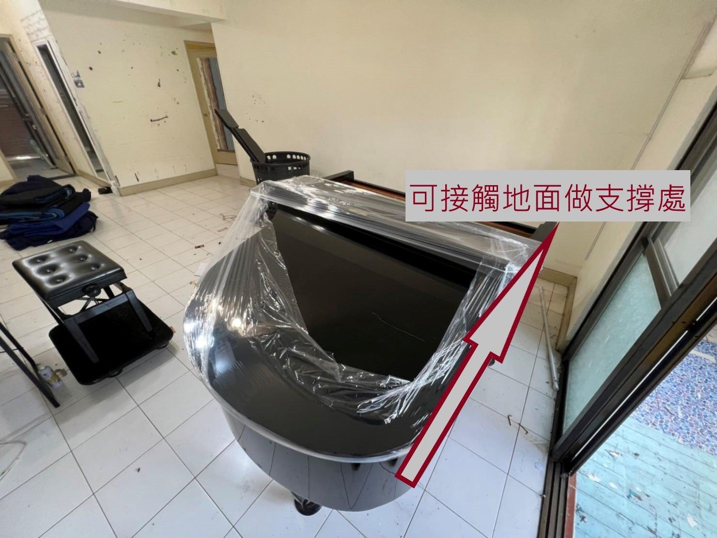 特殊搬運、搬重物【榮福搬家公司】精緻包裝鋼琴、演奏鋼琴、三角鋼琴、鋼琴搬運、三角鋼琴以樓梯搬運、演奏鋼琴以樓梯搬運、演奏平台式鋼琴以樓梯辦運、音樂廳平台式鋼琴搬運、演奏會平台式鋼琴搬運、飯店平台式鋼琴搬運、跨縣市搬鋼琴、鋼琴室內移動、搬鋼琴首選、鋼琴吊掛搬運、專搬重物、搬重物技巧、新北鋼琴搬運公司推薦、大台北鋼琴搬運公司、桃園鋼琴搬運公司、新竹鋼琴搬運公司、台北搬家公司推薦:大台北搬家,精緻包裝搬運「細膩包裝、專業搬運、用心服務、以客為尊」是榮福搬家公司的宗旨與精神。歡迎立即來電02-2651-2727專人服務。 特殊搬運、搬重物【榮福搬家公司】精緻包裝鋼琴、演奏鋼琴、三角鋼琴、鋼琴搬運、三角鋼琴以樓梯搬運、演奏鋼琴以樓梯搬運、演奏平台式鋼琴以樓梯辦運、音樂廳平台式鋼琴搬運、演奏會平台式鋼琴搬運、飯店平台式鋼琴搬運、跨縣市搬鋼琴、鋼琴室內移動、搬鋼琴首選、鋼琴吊掛搬運、專搬重物、搬重物技巧、新北鋼琴搬運公司推薦、大台北鋼琴搬運公司、桃園鋼琴搬運公司、新竹鋼琴搬運公司、台北搬家公司推薦:大台北搬家,精緻包裝搬運「細膩包裝、專業搬運、用心服務、以客為尊」是榮福搬家公司的宗旨與精神。歡迎立即來電02-2651-2727專人服務。