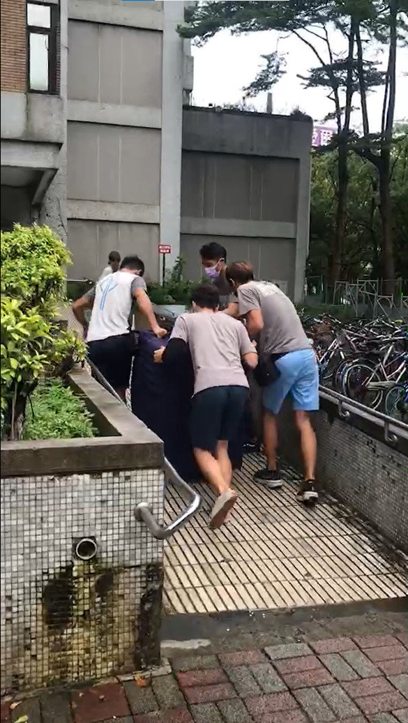 特殊搬運、搬重物【榮福搬家】醫療器材、醫療設備搬運、實驗室器材搬運、實業室高溫加熱器、科技大學社團設備移動、搬運搬單一物件、南港搬家、桃園搬家公司推薦、新北搬家公司推薦、可配合校園室內移動、生技科學儀器搬運、海關箱待拆、醫療儀器專業搬運、公司行號搬、專搬重物、搬工服務、人力搬運,針對顧客都秉持以用心實在專業搬家技巧,搬家實在用心值得您的信賴與選擇。歡迎來電咨詢02-2651-2727,榮福搬家有專員立即為您服務。 特殊搬運、搬重物【榮福搬家】醫療器材、醫療設備搬運、實驗室器材搬運、實業室高溫加熱器、科技大學社團設備移動、搬運搬單一物件、南港搬家、桃園搬家公司推薦、新北搬家公司推薦、可配合校園室內移動、生技科學儀器搬運、海關箱待拆、醫療儀器專業搬運、公司行號搬、專搬重物、搬工服務、人力搬運,針對顧客都秉持以用心實在專業搬家技巧,搬家實在用心值得您的信賴與選擇。歡迎來電咨詢02-2651-2727,榮福搬家有專員立即為您服務。