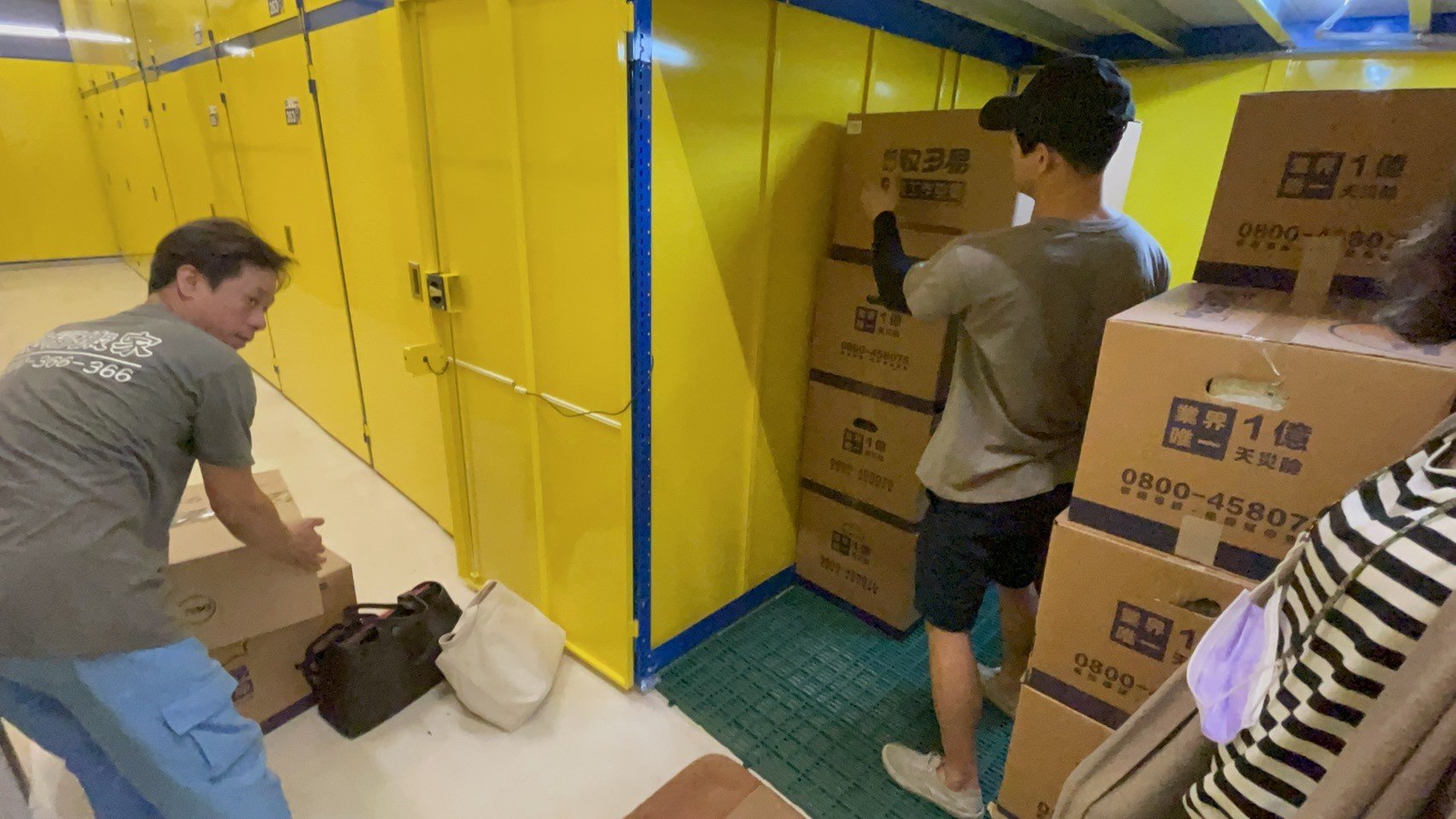 搬家公司推薦、台北搬家推薦【榮福搬家公司】個人倉儲搬運、南港搬家、基隆搬家、桃園搬家公司推薦、新北搬家公司推薦、百貨公司進撤櫃、專櫃進撤櫃、企業搬運服務、搬公司行號、廠房遷移、公司行號搬遷、政府機關搬遷、百貨專櫃遷移、學校單位搬遷、精緻包裝、家庭搬家、搬家紙箱、搬工計時、搬工服務、人力搬運、搬家車,針對顧客都秉持以用心實在專業搬家技巧,搬家實在用心值得您的信賴與選擇。歡迎來電咨詢02-2651-2727,榮福搬家有專員立即為您服務。 搬家公司推薦、台北搬家推薦【榮福搬家公司】個人倉儲搬運、南港搬家、基隆搬家、桃園搬家公司推薦、新北搬家公司推薦、百貨公司進撤櫃、專櫃進撤櫃、企業搬運服務、搬公司行號、廠房遷移、公司行號搬遷、政府機關搬遷、百貨專櫃遷移、學校單位搬遷、精緻包裝、家庭搬家、搬家紙箱、搬工計時、搬工服務、人力搬運、搬家車,針對顧客都秉持以用心實在專業搬家技巧,搬家實在用心值得您的信賴與選擇。歡迎來電咨詢02-2651-2727,榮福搬家有專員立即為您服務。