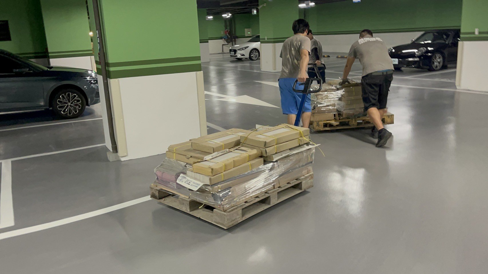 搬家公司推薦、新北搬家公司推薦【榮福搬家公司】南港搬家、桃園搬家公司推薦、台北搬家公司推薦、搬家具、冰箱搬運、基隆搬家、搬家電、床墊搬運、搬公司行號、家庭搬家、裝箱打包、精緻包裝、精緻搬家、搬工計時、搬工服務、人力搬運、家具拆裝、室內移動搬運、同棟不同樓層搬運、特殊重物搬運、專搬重物、重物搬運器、手動油壓板車、搬重物工具,針對顧客都秉持以用心實在專業搬家技巧,搬家實在用心值得您的信賴與選擇。歡迎來電咨詢02-2651-2727,榮福搬家有專員立即為您服務。 搬家公司推薦、新北搬家公司推薦【榮福搬家公司】南港搬家、桃園搬家公司推薦、台北搬家公司推薦、搬家具、冰箱搬運、基隆搬家、搬家電、床墊搬運、搬公司行號、家庭搬家、裝箱打包、精緻包裝、精緻搬家、搬工計時、搬工服務、人力搬運、家具拆裝、室內移動搬運、同棟不同樓層搬運、特殊重物搬運、專搬重物、重物搬運器、手動油壓板車、搬重物工具,針對顧客都秉持以用心實在專業搬家技巧,搬家實在用心值得您的信賴與選擇。歡迎來電咨詢02-2651-2727,榮福搬家有專員立即為您服務。