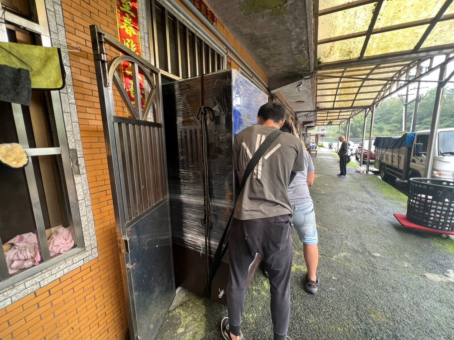 台北搬運7尺魚缸∣南港搬運7尺魚缸∣新北搬運7尺魚缸∣雙北搬運7尺魚缸∣汐止搬運7尺魚缸∣中永和搬運7尺魚缸∣板橋搬運7尺魚缸∣五股搬運7尺魚缸∣基隆搬運7尺魚缸∣桃園搬運7尺魚缸∣專業搬7尺魚缸【榮福搬家公司】具專業團隊擁有精緻包裝組及重物搬運組,能依據業主、顧客需求分派其專業團隊組,進行各尺魚缸專業安全搬運服務;給予最優質、放心各項搬家、搬運需求。 台北搬運7尺魚缸∣南港搬運7尺魚缸∣新北搬運7尺魚缸∣雙北搬運7尺魚缸∣汐止搬運7尺魚缸∣中永和搬運7尺魚缸∣板橋搬運7尺魚缸∣五股搬運7尺魚缸∣基隆搬運7尺魚缸∣桃園搬運7尺魚缸∣專業搬7尺魚缸【榮福搬家公司】具專業團隊擁有精緻包裝組及重物搬運組,能依據業主、顧客需求分派其專業團隊組,進行各尺魚缸專業安全搬運服務;給予最優質、放心各項搬家、搬運需求。