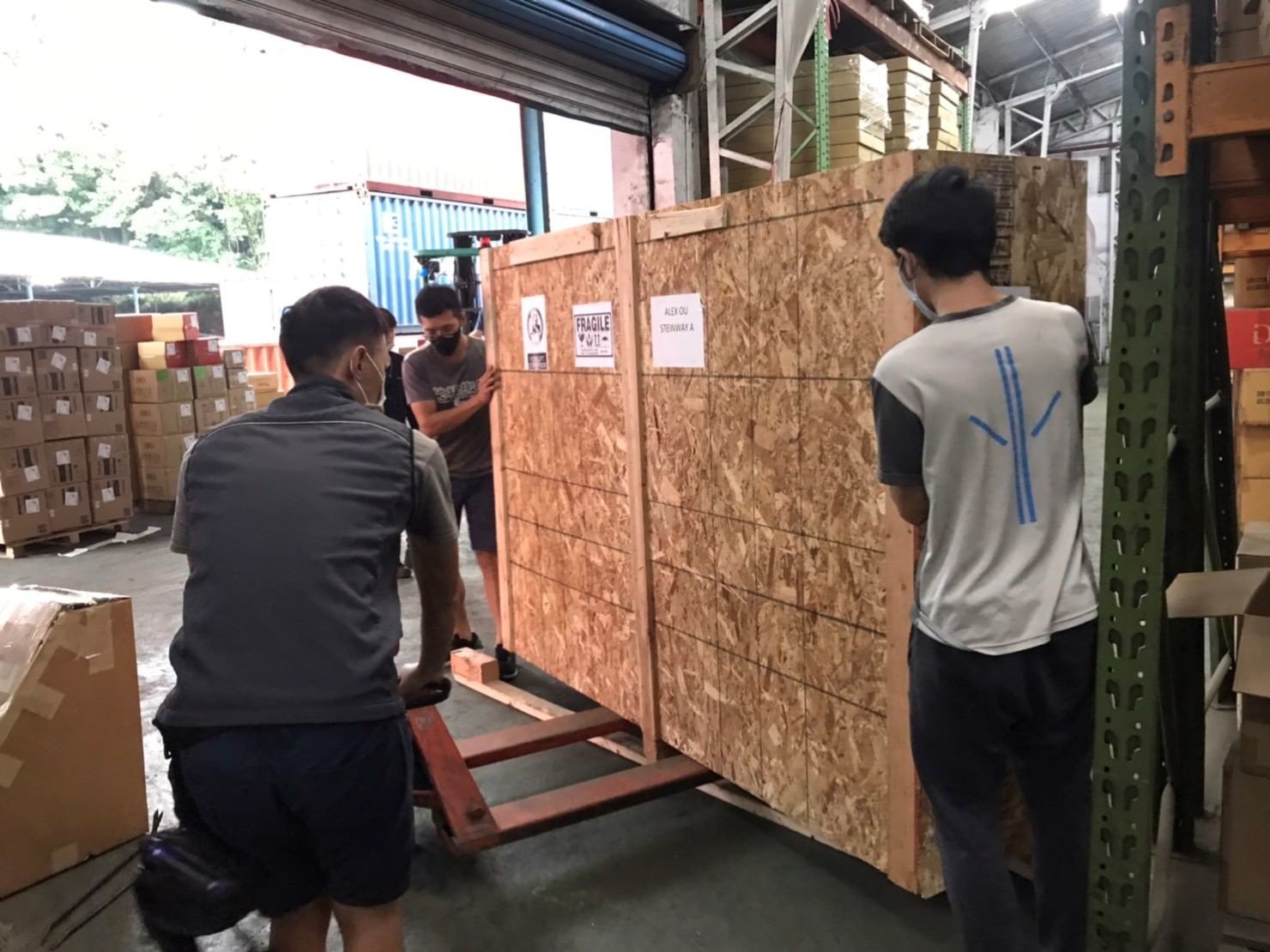 特殊搬運、搬重物【榮福搬家公司】精緻包裝鋼琴、演奏鋼琴、三角鋼琴、鋼琴搬運、音樂廳平台式鋼琴搬運、演奏會平台式鋼琴搬運、飯店平台式鋼琴搬運、跨縣市搬鋼琴、鋼琴室內移動、搬鋼琴首選、鋼琴吊掛搬運、專搬重物、搬重物技巧、新北鋼琴搬運公司推薦、大台北鋼琴搬運公司、桃園鋼琴搬運公司、新竹鋼琴搬運公司、台北搬家公司推薦:大台北搬家,精緻包裝搬運「細膩包裝、專業搬運、用心服務、以客為尊」是榮福搬家公司的宗旨與精神。歡迎立即來電02-2651-2727專人服務。 特殊搬運、搬重物【榮福搬家公司】精緻包裝鋼琴、演奏鋼琴、三角鋼琴、鋼琴搬運、音樂廳平台式鋼琴搬運、演奏會平台式鋼琴搬運、飯店平台式鋼琴搬運、跨縣市搬鋼琴、鋼琴室內移動、搬鋼琴首選、鋼琴吊掛搬運、專搬重物、搬重物技巧、新北鋼琴搬運公司推薦、大台北鋼琴搬運公司、桃園鋼琴搬運公司、新竹鋼琴搬運公司、台北搬家公司推薦:大台北搬家,精緻包裝搬運「細膩包裝、專業搬運、用心服務、以客為尊」是榮福搬家公司的宗旨與精神。歡迎立即來電02-2651-2727專人服務。