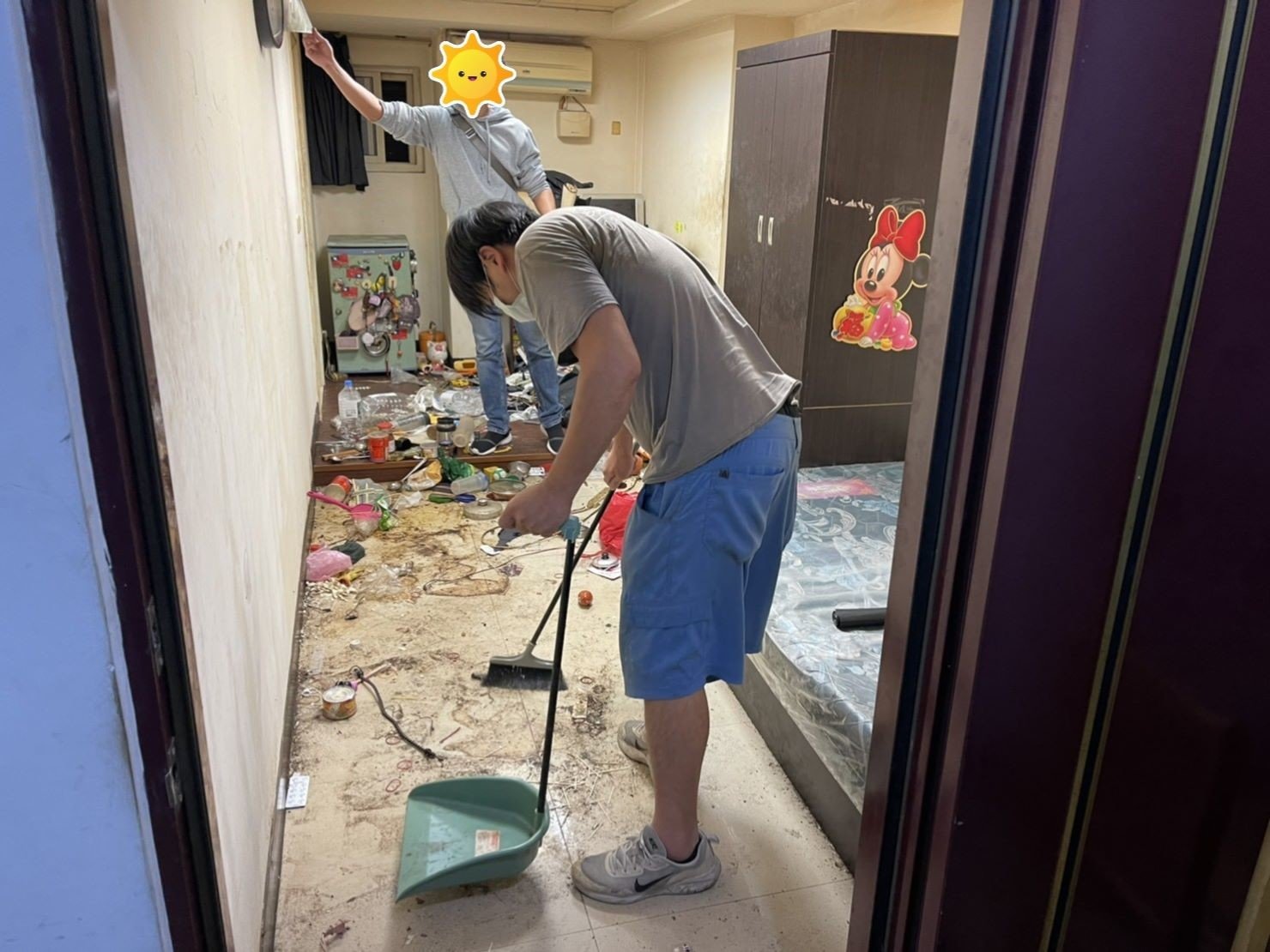 新北市垃圾清運、台北垃圾清運、不要的家具怎麼辦、搬家公司推薦、新北搬家推薦【榮福搬家公司】南港搬家、桃園搬家公司推薦、桃園大型垃圾、台北搬家公司推薦、搬垃圾處理、家庭廢棄物清運、廢棄物處理、搬運廢棄物、家具垃圾處理、清運、搬家具、冰箱搬運、基隆搬家、大型家電回收清運、床墊搬運、搬衣櫃、大型家具丟棄、搬公司行號、家庭垃圾清運公司、清垃圾、廢棄家具處理、廢棄家具清運、搬家車,針對顧客都秉持以用心實在專業搬家技巧,搬家實在用心值得您的信賴與選擇。歡迎來電咨詢02-2651-2727,榮福搬家有專員立即為您服務。 新北市垃圾清運、台北垃圾清運、不要的家具怎麼辦、搬家公司推薦、新北搬家推薦【榮福搬家公司】南港搬家、桃園搬家公司推薦、桃園大型垃圾、台北搬家公司推薦、搬垃圾處理、家庭廢棄物清運、廢棄物處理、搬運廢棄物、家具垃圾處理、清運、搬家具、冰箱搬運、基隆搬家、大型家電回收清運、床墊搬運、搬衣櫃、大型家具丟棄、搬公司行號、家庭垃圾清運公司、清垃圾、廢棄家具處理、廢棄家具清運、搬家車,針對顧客都秉持以用心實在專業搬家技巧,搬家實在用心值得您的信賴與選擇。歡迎來電咨詢02-2651-2727,榮福搬家有專員立即為您服務。