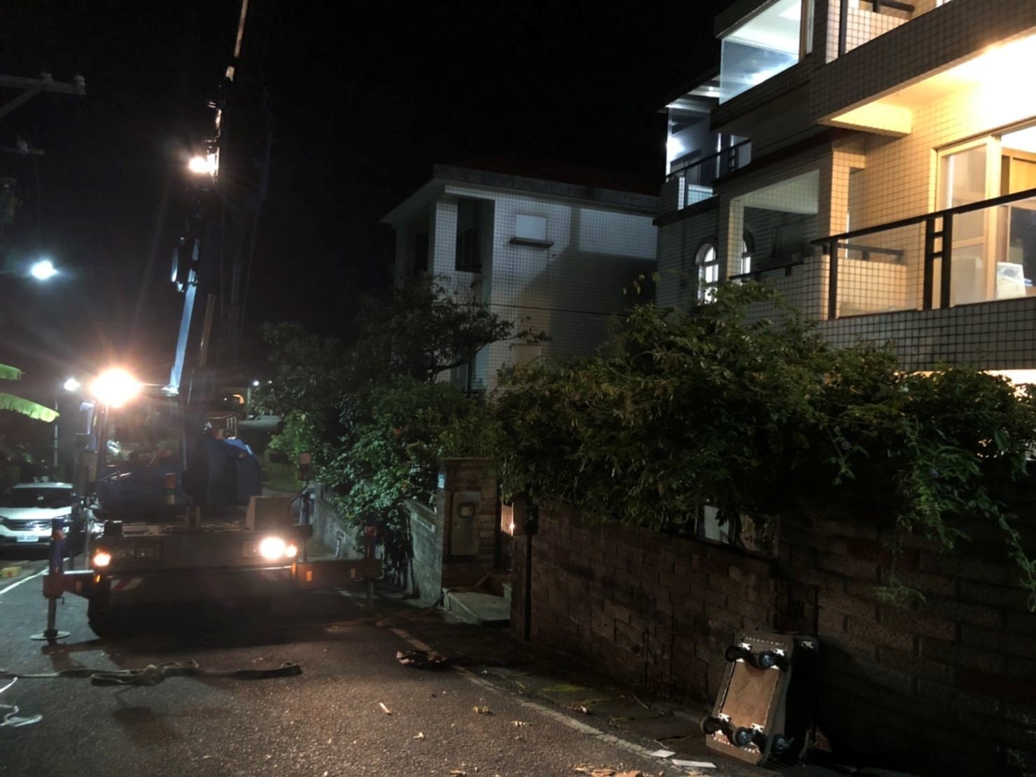 新北搬家公司【榮福搬家公司】台北搬家、值得您的推薦:佛像、佛塔、佛具、法器包裝與搬運也是以最高品質來做服務連同配合吊掛服務作業進行也是一流。搬運至新址1樓至3樓晚間也是需配合吊掛服務。 新北搬家公司【榮福搬家公司】台北搬家、值得您的推薦:佛像、佛塔、佛具、法器包裝與搬運也是以最高品質來做服務連同配合吊掛服務作業進行也是一流。搬運至新址1樓至3樓晚間也是需配合吊掛服務。
