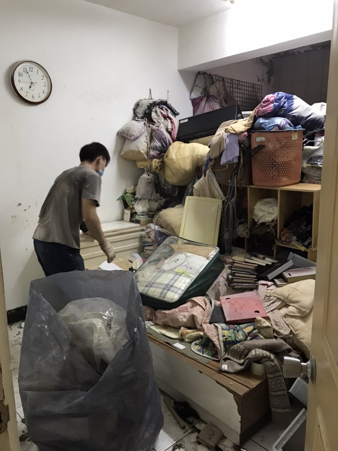 新北市垃圾清運、台北垃圾清運、不要的家具怎麼辦、搬家公司推薦、新北搬家推薦【榮福搬家公司】南港搬家、桃園搬家公司推薦、桃園大型垃圾、台北搬家公司推薦、租屋族、套房、雅房、房東、房東最愛、搬垃圾處理、家庭廢棄物清運、廢棄物處理、搬運廢棄物、家具垃圾處理、清運、搬家具、冰箱搬運、基隆搬家、大型家電回收清運、床墊搬運、搬衣櫃、大型家具丟棄、搬公司行號、家庭垃圾清運公司、清垃圾、廢棄家具處理、廢棄家具清運、搬家車,針對顧客都秉持以用心實在專業搬家技巧,搬家實在用心值得您的信賴與選擇。歡迎來電咨詢02-2651-2727,榮福搬家有專員立即為您服務。 新北市垃圾清運、台北垃圾清運、不要的家具怎麼辦、搬家公司推薦、新北搬家推薦【榮福搬家公司】南港搬家、桃園搬家公司推薦、桃園大型垃圾、台北搬家公司推薦、租屋族、套房、雅房、房東、房東最愛、搬垃圾處理、家庭廢棄物清運、廢棄物處理、搬運廢棄物、家具垃圾處理、清運、搬家具、冰箱搬運、基隆搬家、大型家電回收清運、床墊搬運、搬衣櫃、大型家具丟棄、搬公司行號、家庭垃圾清運公司、清垃圾、廢棄家具處理、廢棄家具清運、搬家車,針對顧客都秉持以用心實在專業搬家技巧,搬家實在用心值得您的信賴與選擇。歡迎來電咨詢02-2651-2727,榮福搬家有專員立即為您服務。