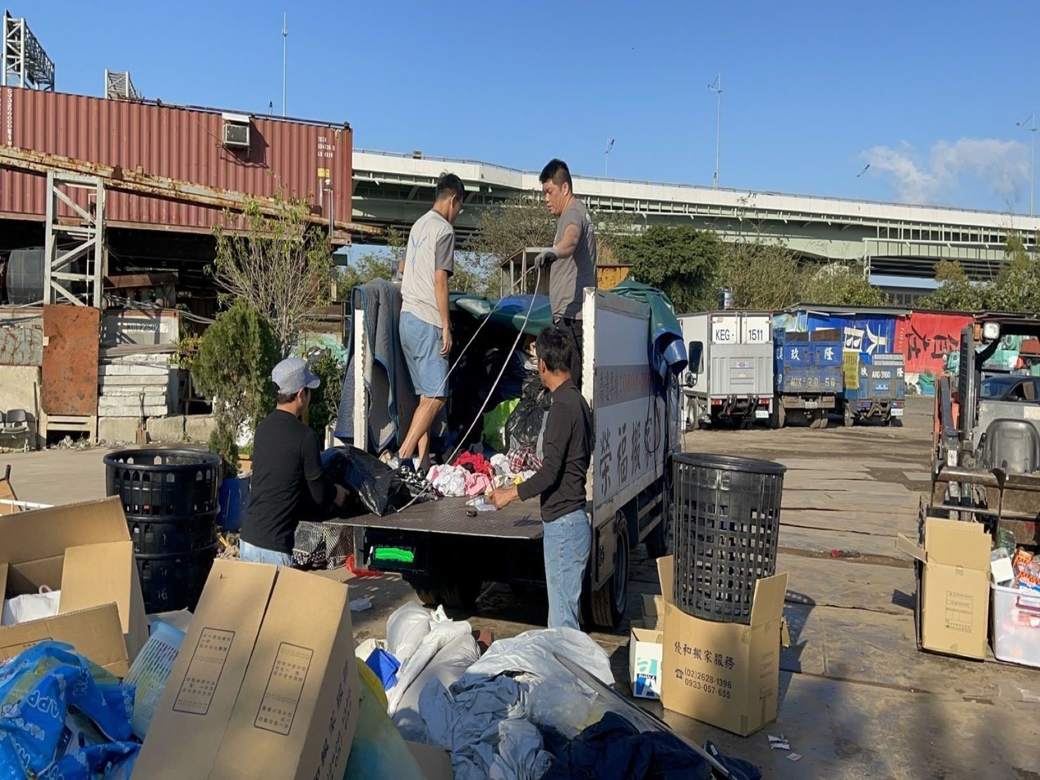 搬家公司推薦、新北搬家推薦【榮福搬家公司】南港搬家、桃園搬家公司推薦、台北搬家公司推薦、廢棄家具處理、廢棄家具清運、家庭廢棄物清運、清運、搬家、家具垃圾清運、垃圾廢棄處理、垃圾廢棄清運、搬家具、大型家具搬運、冰箱搬運、基隆搬家、搬家電、床墊搬運、搬公司行號、跨縣市搬家、家庭搬家、搬鋼琴、搬工、搬運、搬家紙箱,針對顧客都秉持以用心實在專業搬家技巧,搬家實在用心值得您的信賴與選擇。歡迎來電咨詢02-2651-2727,榮福搬家有專員立即為您服務。 搬家公司推薦、新北搬家推薦【榮福搬家公司】南港搬家、桃園搬家公司推薦、台北搬家公司推薦、廢棄家具處理、廢棄家具清運、家庭廢棄物清運、清運、搬家、家具垃圾清運、垃圾廢棄處理、垃圾廢棄清運、搬家具、大型家具搬運、冰箱搬運、基隆搬家、搬家電、床墊搬運、搬公司行號、跨縣市搬家、家庭搬家、搬鋼琴、搬工、搬運、搬家紙箱,針對顧客都秉持以用心實在專業搬家技巧,搬家實在用心值得您的信賴與選擇。歡迎來電咨詢02-2651-2727,榮福搬家有專員立即為您服務。
