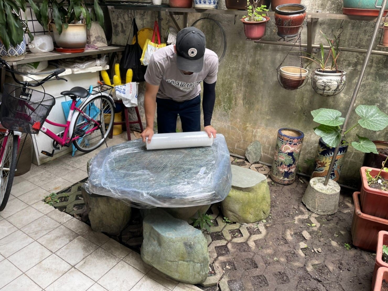 盆栽搬運、搬重物【榮福搬家公司】石墩搬運、搬石頭桌椅、搬洗衣機、搬醫療床、搬神明桌、精搬金庫、搬保險櫃、精搬魚缸、精搬鋼琴、家庭搬家、跨縣市搬家、搬工計時、人力搬運、搬運、搬床墊、冰箱搬運、搬家具、搬家首選、吊掛搬運、吊家具搬運、特殊重物搬運、專搬重物、搬重物技巧、新北搬家公司推薦、搬家車、搬家公司、基隆搬家、南港搬家、桃園搬家公司推薦、台北搬家公司推薦:大台北搬家,精緻包裝搬運「細膩包裝、專業搬運、用心服務、以客為尊」是榮福搬家公司的宗旨與精神。歡迎立即來電02-2651-2727專人服務。 盆栽搬運、搬重物【榮福搬家公司】石墩搬運、搬石頭桌椅、搬洗衣機、搬醫療床、搬神明桌、精搬金庫、搬保險櫃、精搬魚缸、精搬鋼琴、家庭搬家、跨縣市搬家、搬工計時、人力搬運、搬運、搬床墊、冰箱搬運、搬家具、搬家首選、吊掛搬運、吊家具搬運、特殊重物搬運、專搬重物、搬重物技巧、新北搬家公司推薦、搬家車、搬家公司、基隆搬家、南港搬家、桃園搬家公司推薦、台北搬家公司推薦:大台北搬家,精緻包裝搬運「細膩包裝、專業搬運、用心服務、以客為尊」是榮福搬家公司的宗旨與精神。歡迎立即來電02-2651-2727專人服務。