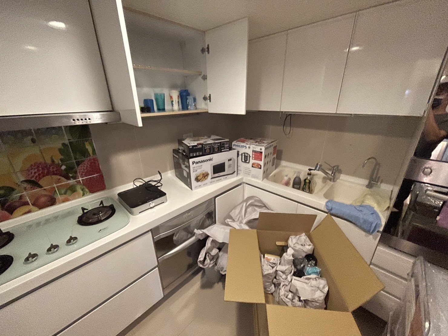 專人打包、搬家公司推薦、新北搬家公司推薦【榮福搬家公司】基隆搬家、南港搬家、桃園搬家公司推薦、懶人搬家,專人包裝,家庭搬家、精緻搬家、精緻包裝、打包裝箱。台北搬家公司推薦:大台北搬家,精緻包裝搬運「細膩包裝、專業搬運、用心服務、以客為尊」是榮福搬家公司的宗旨與精神。歡迎立即來電02-2651-2727專人服務。 專人打包、搬家公司推薦、新北搬家公司推薦【榮福搬家公司】基隆搬家、南港搬家、桃園搬家公司推薦、懶人搬家,專人包裝,家庭搬家、精緻搬家、精緻包裝、打包裝箱。台北搬家公司推薦:大台北搬家,精緻包裝搬運「細膩包裝、專業搬運、用心服務、以客為尊」是榮福搬家公司的宗旨與精神。歡迎立即來電02-2651-2727專人服務。