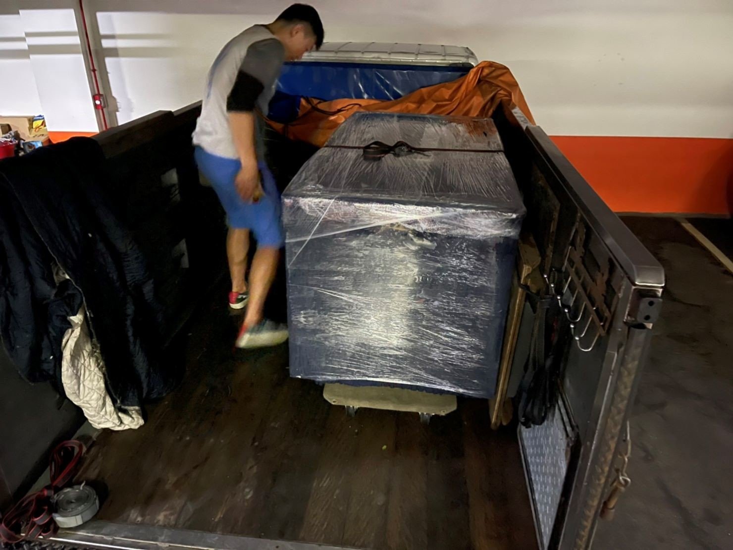 搬家公司推薦、新北搬家推薦【榮福搬家公司】南港搬家、精搬魚缸、桃園搬家公司推薦、台北搬家公司推薦、廢棄家具處理、廢棄家具清運、家庭廢棄物清運、清運、搬家、家具垃圾清運、搬家具、冰箱搬運、基隆搬家、搬洗衣機、搬家電、床墊搬運、搬保險櫃、搬金庫、搬公司行號、跨縣市搬家、家庭搬家、搬家首選、搬鋼琴、搬工、搬運、搬家紙箱,針對顧客都秉持以用心實在專業搬家技巧,搬家實在用心值得您的信賴與選擇。歡迎來電咨詢02-2651-2727,榮福搬家有專員立即為您服務。 搬家公司推薦、新北搬家推薦【榮福搬家公司】南港搬家、精搬魚缸、桃園搬家公司推薦、台北搬家公司推薦、廢棄家具處理、廢棄家具清運、家庭廢棄物清運、清運、搬家、家具垃圾清運、搬家具、冰箱搬運、基隆搬家、搬洗衣機、搬家電、床墊搬運、搬保險櫃、搬金庫、搬公司行號、跨縣市搬家、家庭搬家、搬家首選、搬鋼琴、搬工、搬運、搬家紙箱,針對顧客都秉持以用心實在專業搬家技巧,搬家實在用心值得您的信賴與選擇。歡迎來電咨詢02-2651-2727,榮福搬家有專員立即為您服務。