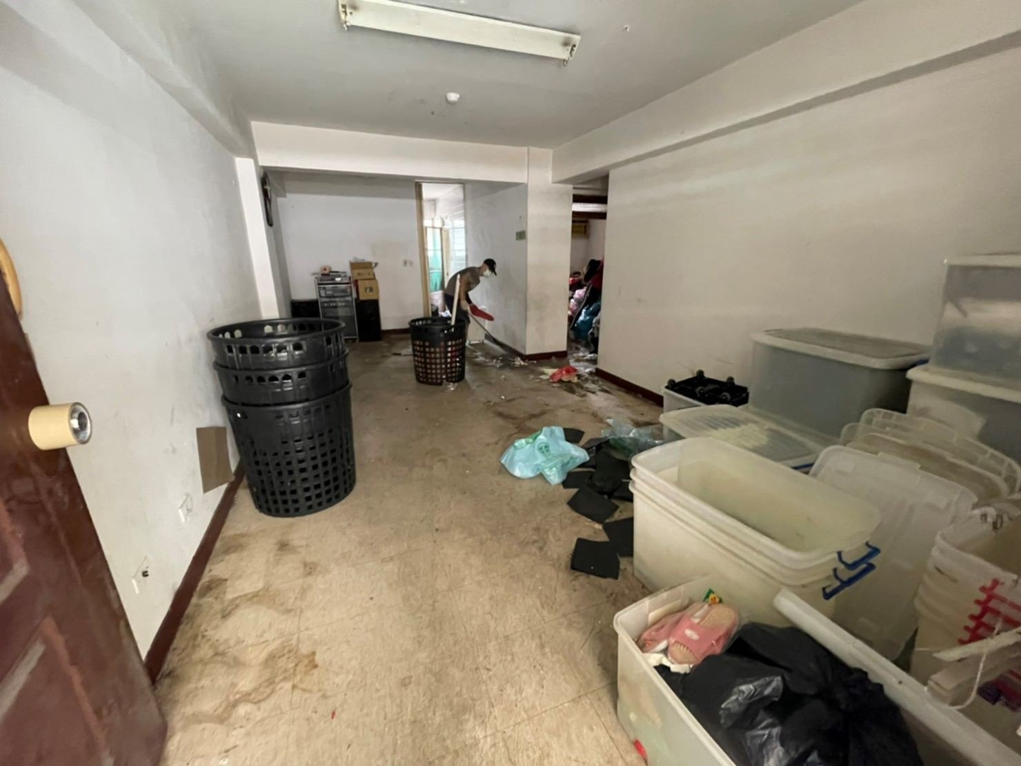新北市垃圾清運、台北市垃圾清運、不要的家具怎麼辦、搬家公司推薦、新北搬家公司推薦【榮福搬家公司】南港搬家、桃園搬家公司推薦、桃園大型垃圾、台北搬家公司推薦、搬垃圾處理、家庭廢棄物清運、廢棄物處理、搬運廢棄物、家具垃圾處理、清運、搬家具、冰箱搬運、基隆搬家、大型家電回收清運、床墊搬運、搬衣櫃、大型家具丟棄、大型家具清運、搬公司行號、家庭垃圾清運公司、清垃圾、廢棄家具處理、廢棄家具清運、垃圾清運費用、搬家車,針對顧客都秉持以用心實在專業搬家技巧,搬家實在用心值得您的信賴與選擇。歡迎來電咨詢02-2651-2727,榮福搬家有專員立即為您服務。 新北市垃圾清運、台北市垃圾清運、不要的家具怎麼辦、搬家公司推薦、新北搬家公司推薦【榮福搬家公司】南港搬家、桃園搬家公司推薦、桃園大型垃圾、台北搬家公司推薦、搬垃圾處理、家庭廢棄物清運、廢棄物處理、搬運廢棄物、家具垃圾處理、清運、搬家具、冰箱搬運、基隆搬家、大型家電回收清運、床墊搬運、搬衣櫃、大型家具丟棄、大型家具清運、搬公司行號、家庭垃圾清運公司、清垃圾、廢棄家具處理、廢棄家具清運、垃圾清運費用、搬家車,針對顧客都秉持以用心實在專業搬家技巧,搬家實在用心值得您的信賴與選擇。歡迎來電咨詢02-2651-2727,榮福搬家有專員立即為您服務。