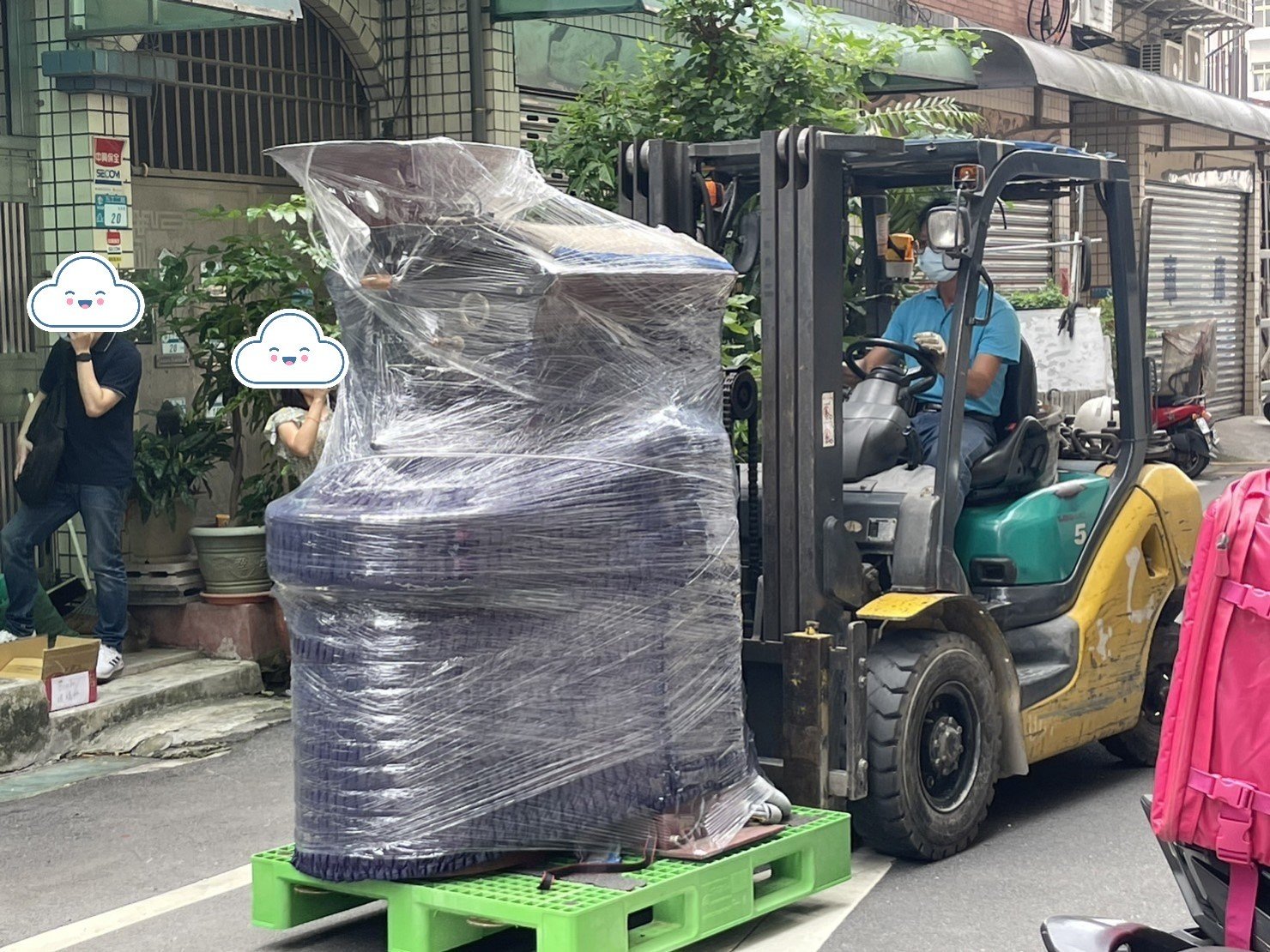 咖啡廠房商用烘豆機搬運、個人工作室烘豆機搬運、搬特殊重物商用烘豆機【榮福搬家】搬特殊重物落地型烘豆機、搬桌上型烘豆機、搬咖啡烘配去石機、搬咖啡烘焙剔石機、搬咖啡豆風選機、搬咖啡豆檢石機、搬咖啡豆選石機、營業用攪拌機搬運、營業用冰箱精緻包裝、營業用烤箱搬遷、麵包切割機、營業用冰箱搬遷、工作檯包裝,工作桌,台北搬家公司推薦:大台北搬家,精緻包裝搬運「細膩包裝、專業搬運、用心服務、以客為尊」是榮福搬家公司的宗旨與精神。歡迎立即來電02-2651-2727專人服務。 咖啡廠房商用烘豆機搬運、個人工作室烘豆機搬運、搬特殊重物商用烘豆機【榮福搬家】搬特殊重物落地型烘豆機、搬桌上型烘豆機、搬咖啡烘配去石機、搬咖啡烘焙剔石機、搬咖啡豆風選機、搬咖啡豆檢石機、搬咖啡豆選石機、營業用攪拌機搬運、營業用冰箱精緻包裝、營業用烤箱搬遷、麵包切割機、營業用冰箱搬遷、工作檯包裝,工作桌,台北搬家公司推薦:大台北搬家,精緻包裝搬運「細膩包裝、專業搬運、用心服務、以客為尊」是榮福搬家公司的宗旨與精神。歡迎立即來電02-2651-2727專人服務。