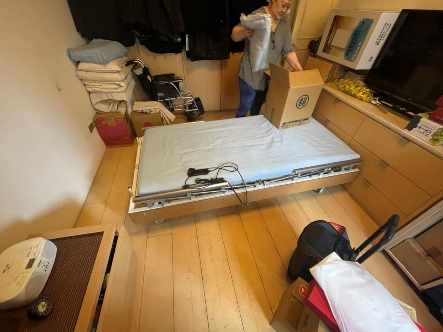 特殊搬運、搬重物【榮福搬家】醫療床、電動床、電動病床、只搬單一物件、南港搬家、桃園搬家公司推薦、新北搬家公司推薦、百貨公司進撤櫃、專櫃進撤櫃、企業搬運服務、搬公司行號、廠房遷移、公司行號搬遷、政府機關搬遷、百貨專櫃遷移、學校單位搬遷、精緻包裝、家庭搬家、搬鋼琴、搬工計時、搬工服務、人力搬運,針對顧客都秉持以用心實在專業搬家技巧,搬家實在用心值得您的信賴與選擇。歡迎來電咨詢02-2651-2727,榮福搬家有專員立即為您服務。 特殊搬運、搬重物【榮福搬家】醫療床、電動床、電動病床、只搬單一物件、南港搬家、桃園搬家公司推薦、新北搬家公司推薦、百貨公司進撤櫃、專櫃進撤櫃、企業搬運服務、搬公司行號、廠房遷移、公司行號搬遷、政府機關搬遷、百貨專櫃遷移、學校單位搬遷、精緻包裝、家庭搬家、搬鋼琴、搬工計時、搬工服務、人力搬運,針對顧客都秉持以用心實在專業搬家技巧,搬家實在用心值得您的信賴與選擇。歡迎來電咨詢02-2651-2727,榮福搬家有專員立即為您服務。