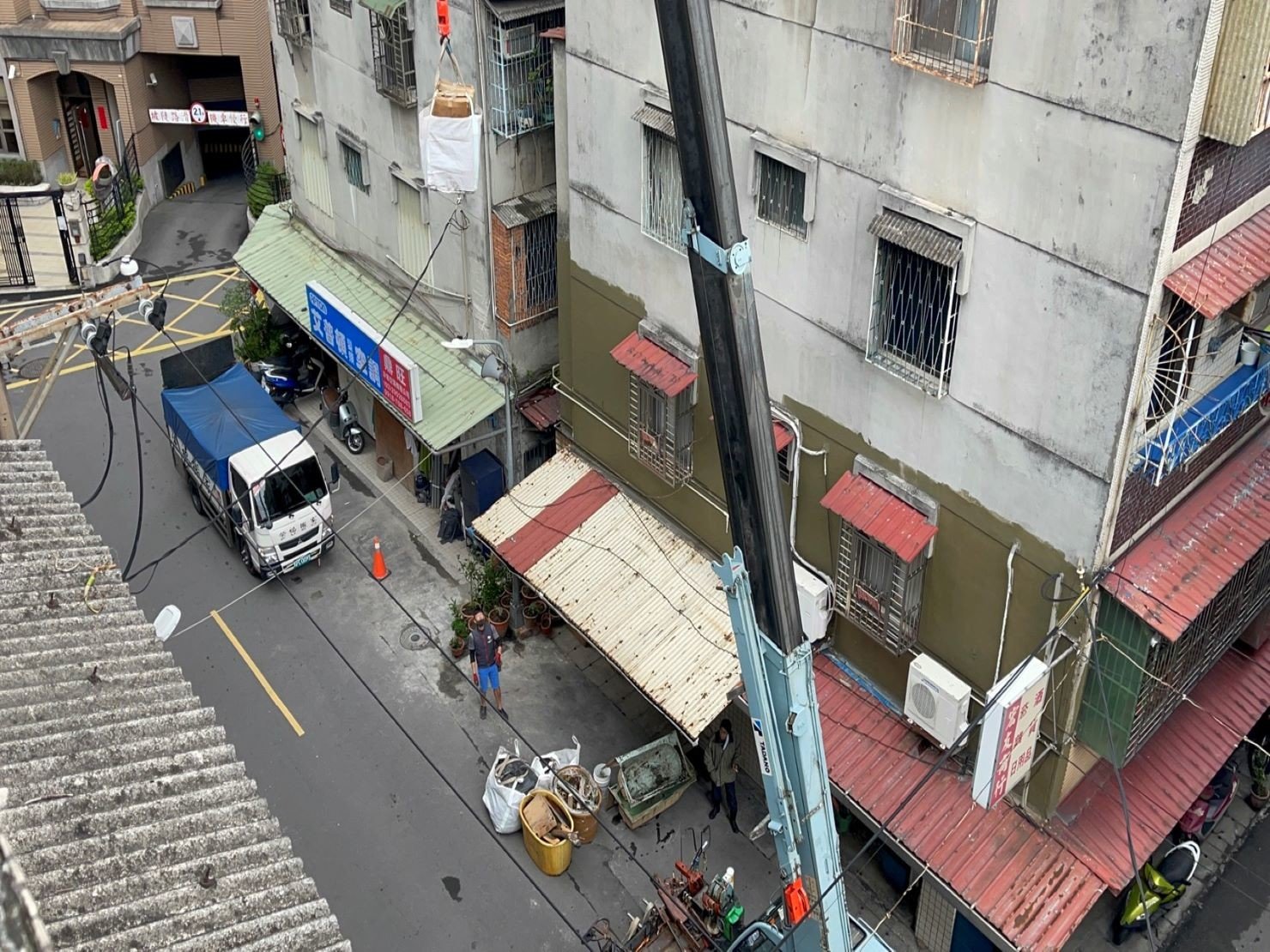 清垃圾、搬家公司推薦、新北搬家公司推薦、搬家首選【榮福搬家公司】南港搬家、桃園搬家公司推薦、台北搬家公司推薦、搬垃圾處理、家庭廢棄物清運、廢棄物處理、搬運廢棄物、家具垃圾處理、清運、大型家具丟棄、冰箱搬運、基隆搬家、大型垃圾清運、床墊搬運、搬衣櫃、搬大型家具、公司行號搬遷、家庭搬家、廢棄家具處理清運、搬工計時、人工搬運、家庭垃圾清運、搬運、垃圾清運價格,針對顧客都秉持以用心實在專業搬家技巧,搬家實在用心值得您的信賴與選擇。歡迎來電咨詢02-2651-2727,榮福搬家有專員立即為您服務。 清垃圾、搬家公司推薦、新北搬家公司推薦、搬家首選【榮福搬家公司】南港搬家、桃園搬家公司推薦、台北搬家公司推薦、搬垃圾處理、家庭廢棄物清運、廢棄物處理、搬運廢棄物、家具垃圾處理、清運、大型家具丟棄、冰箱搬運、基隆搬家、大型垃圾清運、床墊搬運、搬衣櫃、搬大型家具、公司行號搬遷、家庭搬家、廢棄家具處理清運、搬工計時、人工搬運、家庭垃圾清運、搬運、垃圾清運價格,針對顧客都秉持以用心實在專業搬家技巧,搬家實在用心值得您的信賴與選擇。歡迎來電咨詢02-2651-2727,榮福搬家有專員立即為您服務。