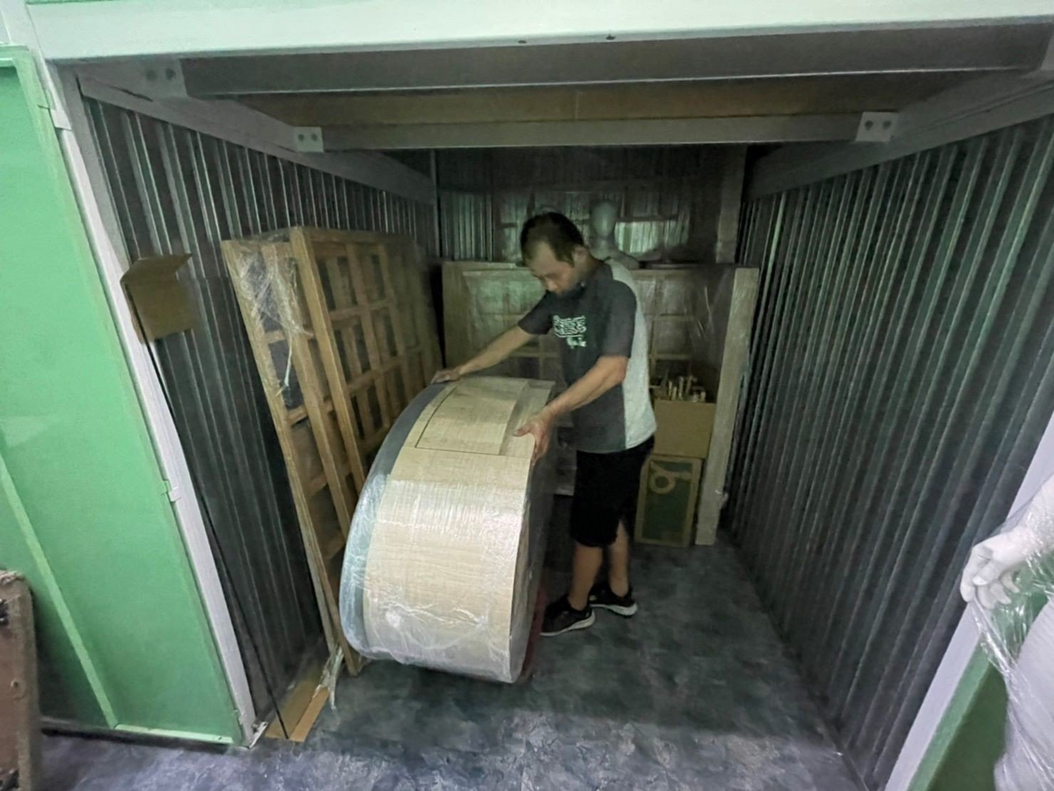 台北百貨倉儲暫放精緻包裝∣南港百貨倉儲暫放精緻包裝∣新北百貨倉儲暫放精緻包裝∣雙北百貨倉儲暫放精緻包裝∣汐止百貨倉儲暫放精緻包裝∣中永和百貨倉儲暫放精緻包裝∣板橋百貨倉儲暫放精緻包裝∣五股百貨倉儲暫放精緻包裝∣基隆百貨倉儲暫放精緻包裝∣桃園百貨倉儲暫放精緻包裝,精緻包裝搬運「細膩包裝、專業搬運、用心服務、以客為尊」是榮福搬家公司的宗旨與精神。歡迎立即來電02-2651-2727專人服務。 台北百貨倉儲暫放精緻包裝∣南港百貨倉儲暫放精緻包裝∣新北百貨倉儲暫放精緻包裝∣雙北百貨倉儲暫放精緻包裝∣汐止百貨倉儲暫放精緻包裝∣中永和百貨倉儲暫放精緻包裝∣板橋百貨倉儲暫放精緻包裝∣五股百貨倉儲暫放精緻包裝∣基隆百貨倉儲暫放精緻包裝∣桃園百貨倉儲暫放精緻包裝,精緻包裝搬運「細膩包裝、專業搬運、用心服務、以客為尊」是榮福搬家公司的宗旨與精神。歡迎立即來電02-2651-2727專人服務。