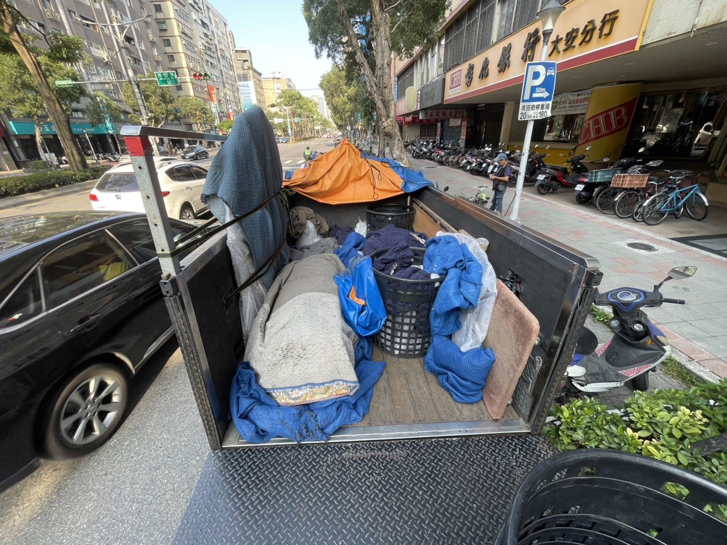 搬家首選【榮福搬家公司】大型唐卡精緻防護包裝、宗教字畫精防護緻包裝、收藏字畫精緻防護包裝、裱框字畫精緻防護包裝、玉雕神像精緻防護包裝、石雕神像精緻防護包裝、收藏神像精緻防護包裝、銅製神像藝術品精緻防護包裝、樹瘤佛像精緻防護包裝、宗教文物、佛具用品、檜木雕刻佛像、西藏佛具用品店搬運、佛像精緻防護包裝、佛禪搬運、跨縣市搬家、搬工計時、搬大型佛像、搬大型重物、特殊重物搬運、用心防護、精緻包裝、搬重物技巧、新北搬家公司推薦、搬家車、搬家公司、基隆搬家、南港搬家、桃園搬家公司推薦、台北搬家公司推薦:大台北搬家,精緻包裝搬運「細膩包裝、專業搬運、用心服務、以客為尊」是榮福搬家公司的宗旨與精神。歡迎立即來電02-2651-2727專人服務。 搬家首選【榮福搬家公司】大型唐卡精緻防護包裝、宗教字畫精防護緻包裝、收藏字畫精緻防護包裝、裱框字畫精緻防護包裝、玉雕神像精緻防護包裝、石雕神像精緻防護包裝、收藏神像精緻防護包裝、銅製神像藝術品精緻防護包裝、樹瘤佛像精緻防護包裝、宗教文物、佛具用品、檜木雕刻佛像、西藏佛具用品店搬運、佛像精緻防護包裝、佛禪搬運、跨縣市搬家、搬工計時、搬大型佛像、搬大型重物、特殊重物搬運、用心防護、精緻包裝、搬重物技巧、新北搬家公司推薦、搬家車、搬家公司、基隆搬家、南港搬家、桃園搬家公司推薦、台北搬家公司推薦:大台北搬家,精緻包裝搬運「細膩包裝、專業搬運、用心服務、以客為尊」是榮福搬家公司的宗旨與精神。歡迎立即來電02-2651-2727專人服務。
