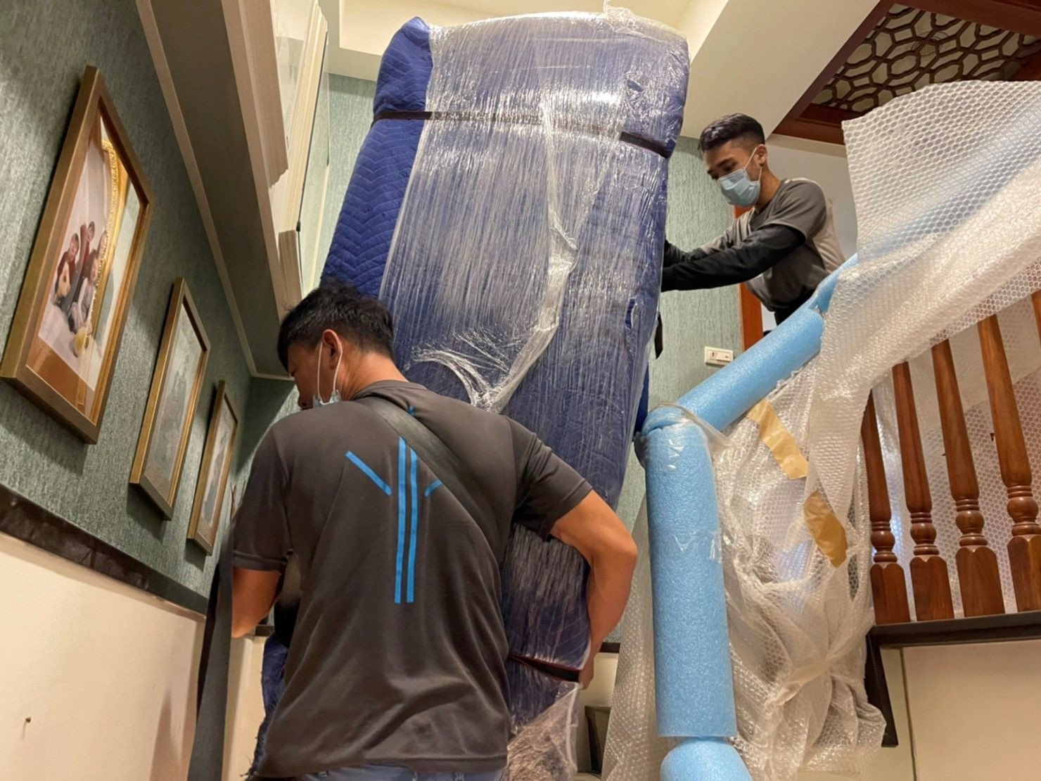搬浴缸、按摩浴缸、TOTO浴缸、TOTO太空寢浴、搬重物【榮福搬家公司】精搬重物、搬魚缸、搬鋼琴、搬金庫、人力搬運、搬按摩椅、冰箱搬運、搬家具、搬家首選、吊掛搬運、吊家具搬運、吊金庫搬運、特殊重物搬運、單件重物搬運、搬醫療床、專搬重物、企業搬運服務、公司行號搬遷、搬遷、新北搬家公司推薦、搬家公司、基隆搬家、南港搬家、桃園搬家公司推薦、台北搬家公司推薦:大台北搬家,精緻包裝搬運「細膩包裝、專業搬運、用心服務、以客為尊」是榮福搬家公司的宗旨與精神。歡迎立即來電02-2651-2727專人服務。 搬浴缸、按摩浴缸、TOTO浴缸、TOTO太空寢浴、搬重物【榮福搬家公司】精搬重物、搬魚缸、搬鋼琴、搬金庫、人力搬運、搬按摩椅、冰箱搬運、搬家具、搬家首選、吊掛搬運、吊家具搬運、吊金庫搬運、特殊重物搬運、單件重物搬運、搬醫療床、專搬重物、企業搬運服務、公司行號搬遷、搬遷、新北搬家公司推薦、搬家公司、基隆搬家、南港搬家、桃園搬家公司推薦、台北搬家公司推薦:大台北搬家,精緻包裝搬運「細膩包裝、專業搬運、用心服務、以客為尊」是榮福搬家公司的宗旨與精神。歡迎立即來電02-2651-2727專人服務。