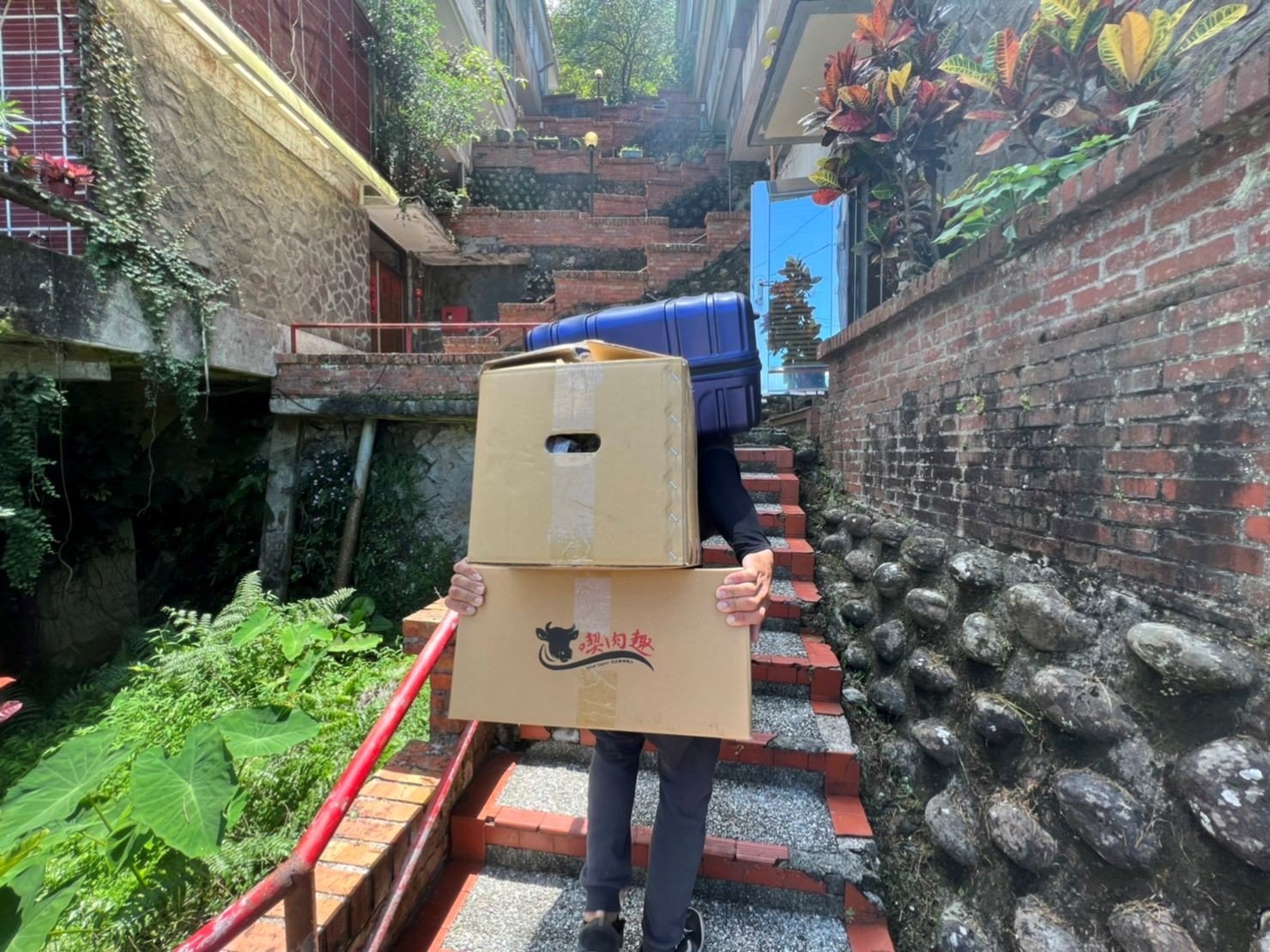 台北專業搬家細膩服務|南港專業搬家細膩服務|新北專業搬家細膩服務|雙北專業搬家細膩服務|汐止專業搬家細膩服務|中永和專業搬家細膩服務|板橋專業搬家細膩服務|五股專業搬家細膩服務|基隆專業搬家細膩服務|三重蘆洲專業搬家細膩服務|桃園專業搬家細膩服務|家庭搬家達人推薦之【榮福搬家公司】累積20年以上各項搬家經驗具備豐富搬運歷練、不斷提升師傅群的搬運技法,用心實在、各項家具保護措施達到完善;提供最優質的搬家服務品質。 台北專業搬家細膩服務|南港專業搬家細膩服務|新北專業搬家細膩服務|雙北專業搬家細膩服務|汐止專業搬家細膩服務|中永和專業搬家細膩服務|板橋專業搬家細膩服務|五股專業搬家細膩服務|基隆專業搬家細膩服務|三重蘆洲專業搬家細膩服務|桃園專業搬家細膩服務|家庭搬家達人推薦之【榮福搬家公司】累積20年以上各項搬家經驗具備豐富搬運歷練、不斷提升師傅群的搬運技法,用心實在、各項家具保護措施達到完善;提供最優質的搬家服務品質。