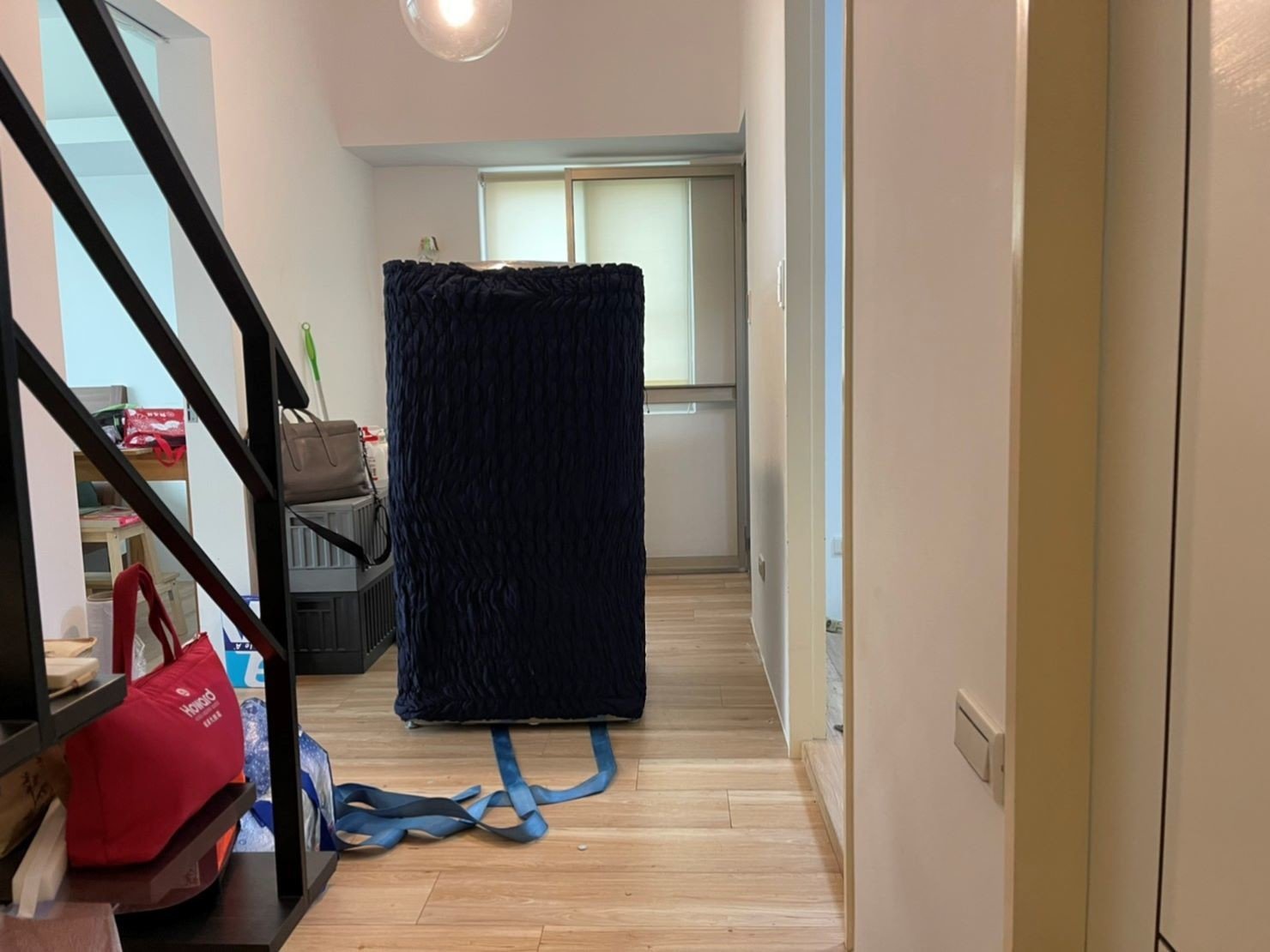 只需搬一件家具?搬運單一家具【榮福搬家公司】洗脫烘三合一洗衣機,LG雙能洗,洗碗機、烘碗機、沙發、冰箱、家庭搬家、跨縣市搬家、搬工計時、搬家具、搬家首選、特殊重物搬運、專搬重物、搬重物技巧、新北搬家公司推薦、搬家車、搬家公司、基隆搬家、南港搬家、桃園搬家公司推薦、台北搬家公司推薦:大台北搬家,精緻包裝搬運「細膩包裝、專業搬運、用心服務、以客為尊」是榮福搬家公司的宗旨與精神。歡迎立即來電02-2651-2727專人服務。 只需搬一件家具?搬運單一家具【榮福搬家公司】洗脫烘三合一洗衣機,LG雙能洗,洗碗機、烘碗機、沙發、冰箱、家庭搬家、跨縣市搬家、搬工計時、搬家具、搬家首選、特殊重物搬運、專搬重物、搬重物技巧、新北搬家公司推薦、搬家車、搬家公司、基隆搬家、南港搬家、桃園搬家公司推薦、台北搬家公司推薦:大台北搬家,精緻包裝搬運「細膩包裝、專業搬運、用心服務、以客為尊」是榮福搬家公司的宗旨與精神。歡迎立即來電02-2651-2727專人服務。