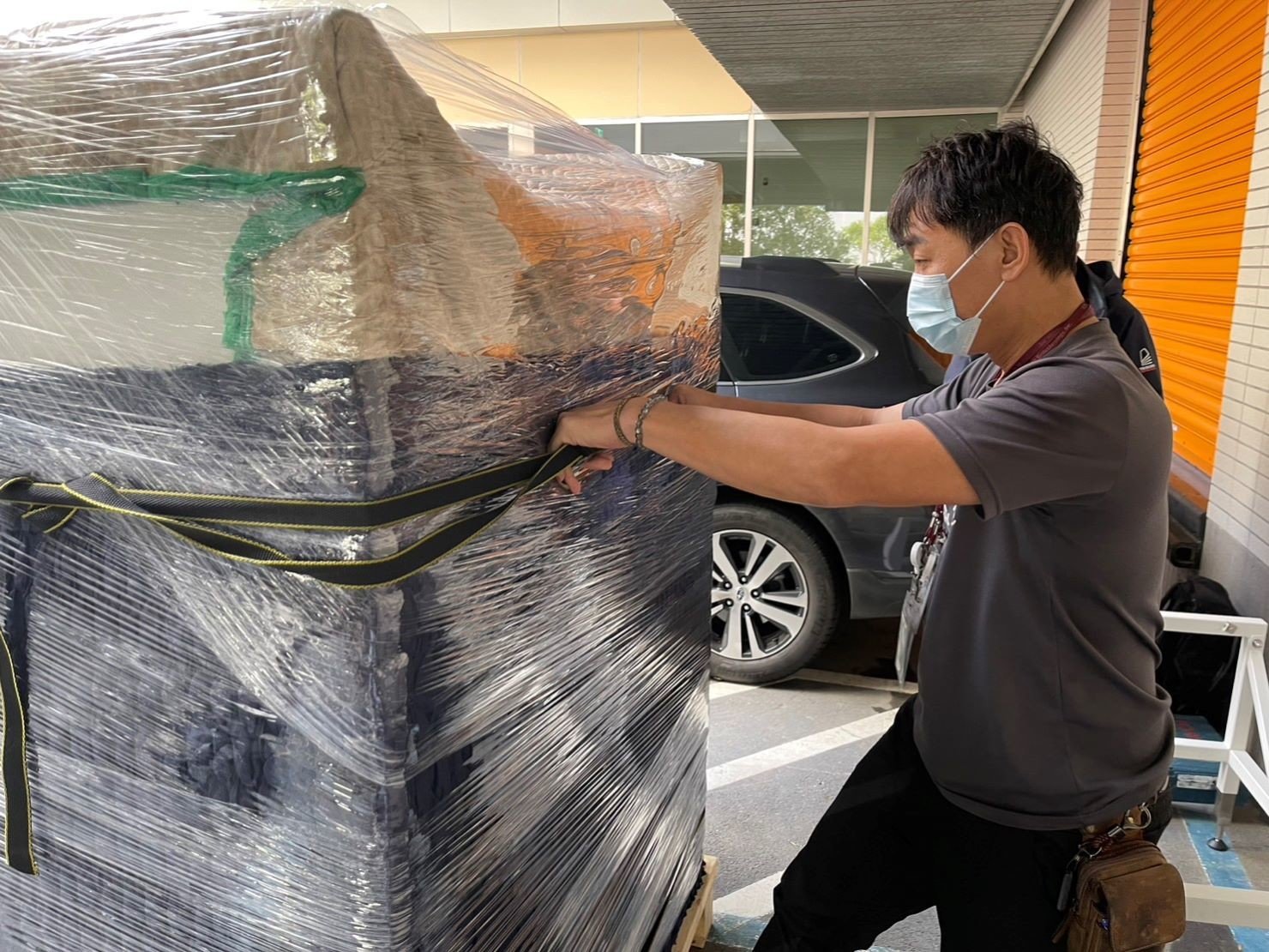 台北搬實驗室生醫設備∣南港搬實驗室生醫設備∣新北搬實驗室生醫設備∣雙北搬實驗室生醫設備∣汐止搬實驗室生醫設備∣中永和搬實驗室生醫設備∣板橋搬實驗室生醫設備∣五股搬實驗室生醫設備∣基隆搬實驗室生醫設備∣桃園搬實驗室生醫設備∣【榮福搬家】屬專業搬家細膩運唯一首選,累積20年各式各樣特殊儀器設備的搬運經驗,專業敏捷快速完成您的各項搬運任務。針對顧客都秉持以用心實在專業搬家技巧,搬家實在用心值得您的信賴與選擇。歡迎來電咨詢02-2651-2727,榮福搬家有專員立即為您服務。 台北搬實驗室生醫設備∣南港搬實驗室生醫設備∣新北搬實驗室生醫設備∣雙北搬實驗室生醫設備∣汐止搬實驗室生醫設備∣中永和搬實驗室生醫設備∣板橋搬實驗室生醫設備∣五股搬實驗室生醫設備∣基隆搬實驗室生醫設備∣桃園搬實驗室生醫設備∣【榮福搬家】屬專業搬家細膩運唯一首選,累積20年各式各樣特殊儀器設備的搬運經驗,專業敏捷快速完成您的各項搬運任務。針對顧客都秉持以用心實在專業搬家技巧,搬家實在用心值得您的信賴與選擇。歡迎來電咨詢02-2651-2727,榮福搬家有專員立即為您服務。