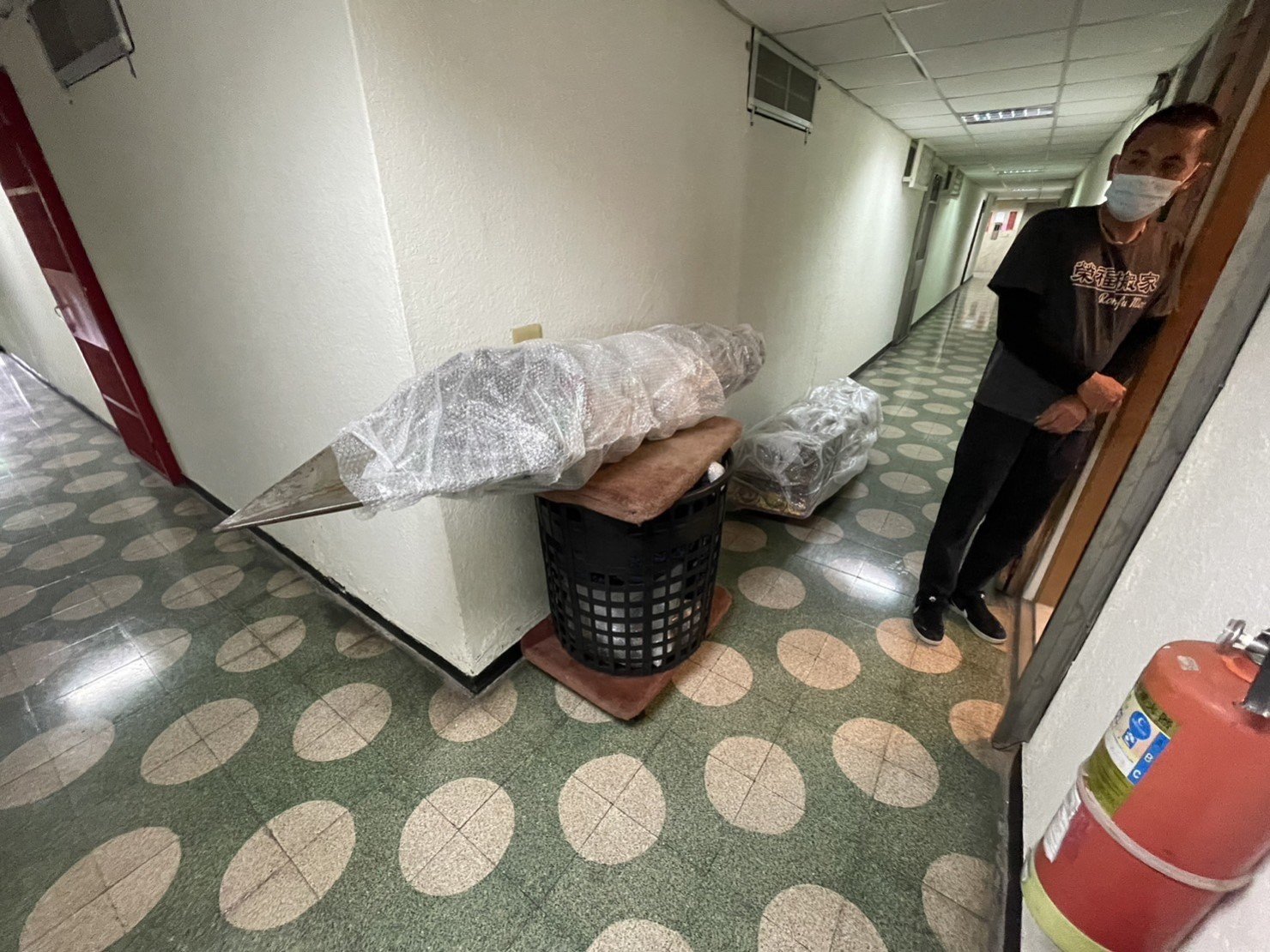 搬家首選【榮福搬家公司】大型唐卡精緻防護包裝、宗教字畫精防護緻包裝、收藏字畫精緻防護包裝、裱框字畫精緻防護包裝、玉雕神像精緻防護包裝、石雕神像精緻防護包裝、收藏神像精緻防護包裝、銅製神像藝術品精緻防護包裝、樹瘤佛像精緻防護包裝、宗教文物、佛具用品、檜木雕刻佛像、西藏佛具用品店搬運、佛像精緻防護包裝、佛禪搬運、跨縣市搬家、搬工計時、搬大型佛像、搬大型重物、特殊重物搬運、用心防護、精緻包裝、搬重物技巧、新北搬家公司推薦、搬家車、搬家公司、基隆搬家、南港搬家、桃園搬家公司推薦、台北搬家公司推薦:大台北搬家,精緻包裝搬運「細膩包裝、專業搬運、用心服務、以客為尊」是榮福搬家公司的宗旨與精神。歡迎立即來電02-2651-2727專人服務。 搬家首選【榮福搬家公司】大型唐卡精緻防護包裝、宗教字畫精防護緻包裝、收藏字畫精緻防護包裝、裱框字畫精緻防護包裝、玉雕神像精緻防護包裝、石雕神像精緻防護包裝、收藏神像精緻防護包裝、銅製神像藝術品精緻防護包裝、樹瘤佛像精緻防護包裝、宗教文物、佛具用品、檜木雕刻佛像、西藏佛具用品店搬運、佛像精緻防護包裝、佛禪搬運、跨縣市搬家、搬工計時、搬大型佛像、搬大型重物、特殊重物搬運、用心防護、精緻包裝、搬重物技巧、新北搬家公司推薦、搬家車、搬家公司、基隆搬家、南港搬家、桃園搬家公司推薦、台北搬家公司推薦:大台北搬家,精緻包裝搬運「細膩包裝、專業搬運、用心服務、以客為尊」是榮福搬家公司的宗旨與精神。歡迎立即來電02-2651-2727專人服務。