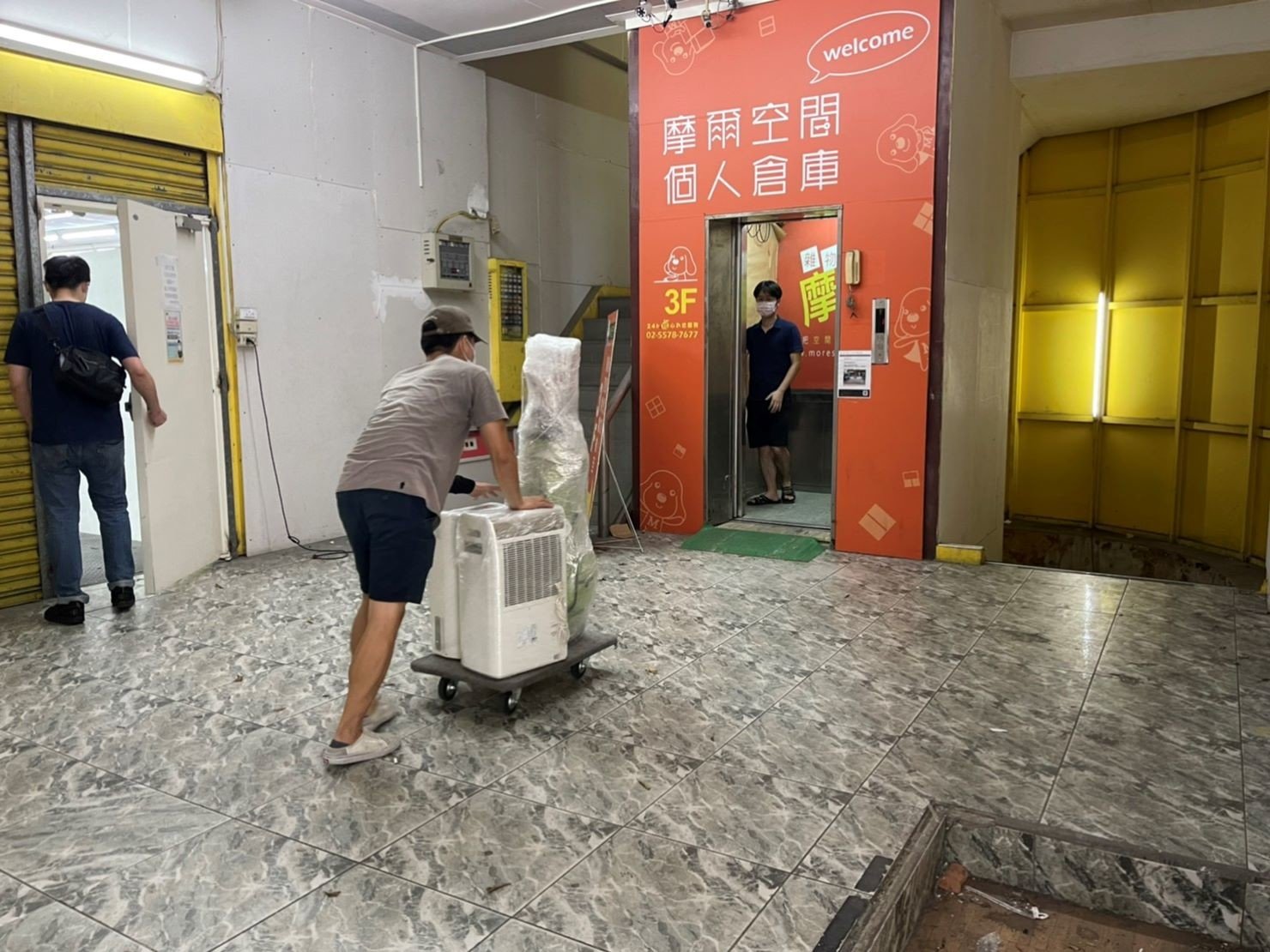 搬家公司推薦、新北搬家推薦【榮福搬家公司】南港搬家、桃園搬家公司推薦、台北搬家公司推薦、搬家具、冰箱搬運、基隆搬家、搬家電、床墊搬運、倉儲搬運、沙發搬運、搬茶几、床組拆裝、衣櫃拆裝、衣櫃搬運、洗衣機搬運、搬運餐桌、搬按摩椅、單件家具運送、跨縣市搬家、吊車搬家、吊車搬運、吊掛家具搬運、無痛搬家、大型家具搬運、家庭搬家、搬鋼琴、搬工計時、搬工服務、人力搬運、搬運、搬家紙箱,針對顧客都秉持以用心實在專業搬家技巧,搬家實在用心值得您的信賴與選擇。歡迎來電咨詢02-2651-2727,榮福搬家有專員立即為您服務。 搬家公司推薦、新北搬家推薦【榮福搬家公司】南港搬家、桃園搬家公司推薦、台北搬家公司推薦、搬家具、冰箱搬運、基隆搬家、搬家電、床墊搬運、倉儲搬運、沙發搬運、搬茶几、床組拆裝、衣櫃拆裝、衣櫃搬運、洗衣機搬運、搬運餐桌、搬按摩椅、單件家具運送、跨縣市搬家、吊車搬家、吊車搬運、吊掛家具搬運、無痛搬家、大型家具搬運、家庭搬家、搬鋼琴、搬工計時、搬工服務、人力搬運、搬運、搬家紙箱,針對顧客都秉持以用心實在專業搬家技巧,搬家實在用心值得您的信賴與選擇。歡迎來電咨詢02-2651-2727,榮福搬家有專員立即為您服務。