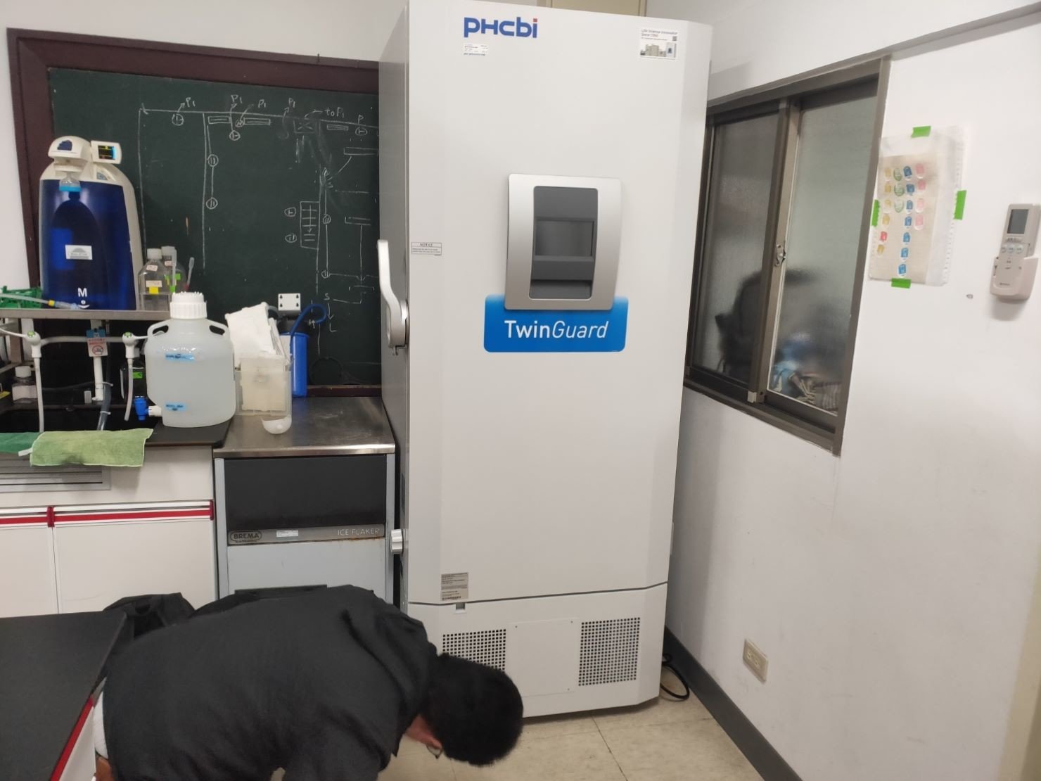 專搬重物、重物搬運、冰箱搬運【榮福搬家公司】搬洗衣機、搬披薩窯、精搬金庫、搬保險櫃、精搬魚缸、跨縣搬家、搬工派遣、搬床墊、搬冰箱、搬家具、搬家首選、公司行號搬遷、政府機關搬遷、學校單位搬遷、企業搬運、吊掛搬運、吊家具搬運、南港搬家、新北搬家公司推薦、基隆搬家、桃園搬家公司、台北搬家公司推薦:大台北搬家,精緻包裝搬運「細膩包裝、專業搬運、用心服務、以客為尊」是榮福搬家公司的宗旨與精神。歡迎立即來電02-2651-2727專人服務。 專搬重物、重物搬運、冰箱搬運【榮福搬家公司】搬洗衣機、搬披薩窯、精搬金庫、搬保險櫃、精搬魚缸、跨縣搬家、搬工派遣、搬床墊、搬冰箱、搬家具、搬家首選、公司行號搬遷、政府機關搬遷、學校單位搬遷、企業搬運、吊掛搬運、吊家具搬運、南港搬家、新北搬家公司推薦、基隆搬家、桃園搬家公司、台北搬家公司推薦:大台北搬家,精緻包裝搬運「細膩包裝、專業搬運、用心服務、以客為尊」是榮福搬家公司的宗旨與精神。歡迎立即來電02-2651-2727專人服務。