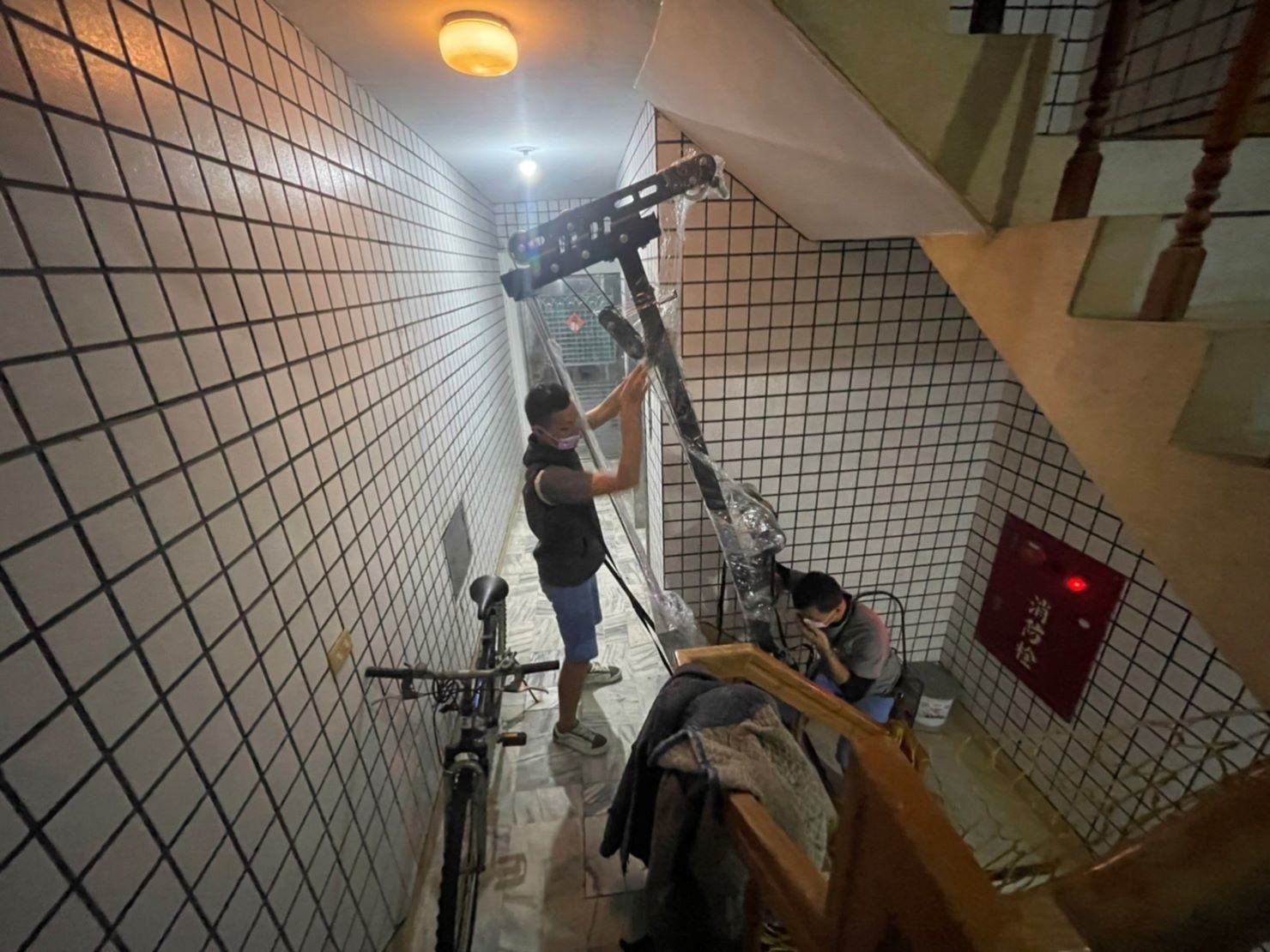 搬家公司推薦、新北搬家推薦【榮福搬家公司】南港搬家、桃園搬家公司推薦、台北搬家公司推薦搬運動器材、運動器材設備搬運、搬居家跑步機、搬滑步機、搬橢圓機、搬跑步機、搬深蹲架、搬種訓架、各式居家搬運動設備、重量深蹲架、健身房運動器材搬運【榮福搬家】具各項搬運設備及搬運動器材知識與技巧,也有各項物件拆裝的專門技能,破百公斤的設備器材、「專業搬運、用心服務、以客為尊」是榮福搬家公司的宗旨與精神。歡迎立即來電02-2651-2727專人服務。 搬家公司推薦、新北搬家推薦【榮福搬家公司】南港搬家、桃園搬家公司推薦、台北搬家公司推薦搬運動器材、運動器材設備搬運、搬居家跑步機、搬滑步機、搬橢圓機、搬跑步機、搬深蹲架、搬種訓架、各式居家搬運動設備、重量深蹲架、健身房運動器材搬運【榮福搬家】具各項搬運設備及搬運動器材知識與技巧,也有各項物件拆裝的專門技能,破百公斤的設備器材、「專業搬運、用心服務、以客為尊」是榮福搬家公司的宗旨與精神。歡迎立即來電02-2651-2727專人服務。