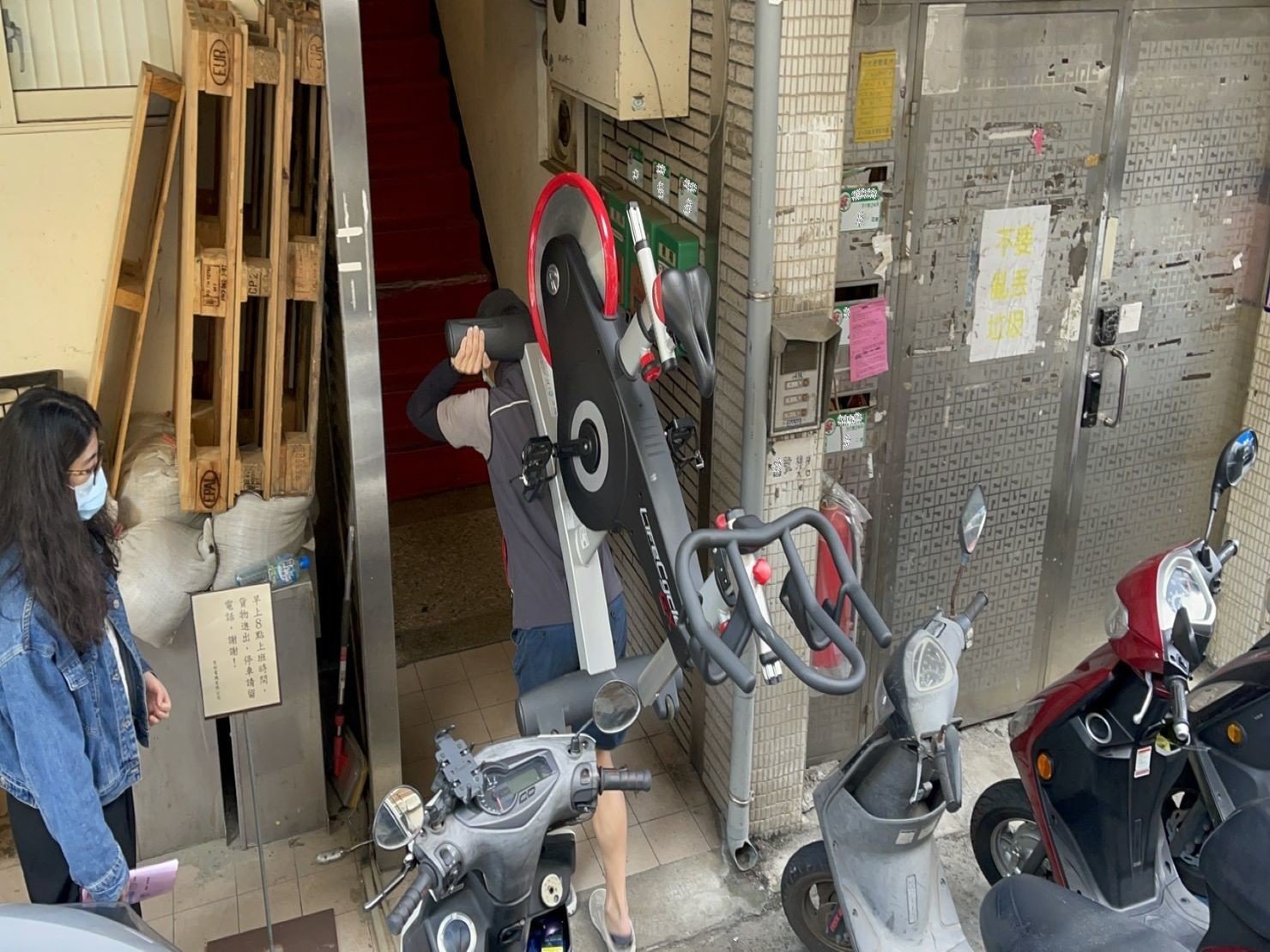 搬健身設備、搬家公司推薦、新北搬家推薦【榮福搬家公司】南港搬家、桃園搬家公司推薦、台北搬家公司推薦、單件家具運送、搬運動器材、搬家首選,搬家達人,針對顧客搬健身設備都秉持以用心實在專業搬家技巧,搬家實在用心值得您的信賴與選擇。歡迎來電咨詢02-2651-2727,榮福搬家有專員立即為您服務。 搬健身設備、搬家公司推薦、新北搬家推薦【榮福搬家公司】南港搬家、桃園搬家公司推薦、台北搬家公司推薦、單件家具運送、搬運動器材、搬家首選,搬家達人,針對顧客搬健身設備都秉持以用心實在專業搬家技巧,搬家實在用心值得您的信賴與選擇。歡迎來電咨詢02-2651-2727,榮福搬家有專員立即為您服務。