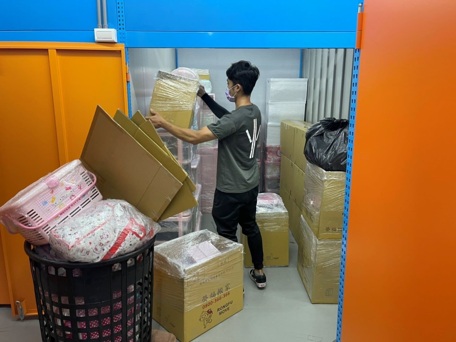 搬家公司推薦、新北搬家推薦【榮福搬家公司】南港搬家、桃園搬家公司推薦、台北搬家公司推薦、搬家具、冰箱搬運、基隆搬家、搬公司行號、搬工服務、人力搬運、搬運,倉儲搬家,倉儲搬運,針對顧客都秉持以用心實在專業搬家技巧,搬家實在用心值得您的信賴與選擇。歡迎來電咨詢02-2651-2727,榮福搬家有專員立即為您服務。 搬家公司推薦、新北搬家推薦【榮福搬家公司】南港搬家、桃園搬家公司推薦、台北搬家公司推薦、搬家具、冰箱搬運、基隆搬家、搬公司行號、搬工服務、人力搬運、搬運,倉儲搬家,倉儲搬運,針對顧客都秉持以用心實在專業搬家技巧,搬家實在用心值得您的信賴與選擇。歡迎來電咨詢02-2651-2727,榮福搬家有專員立即為您服務。