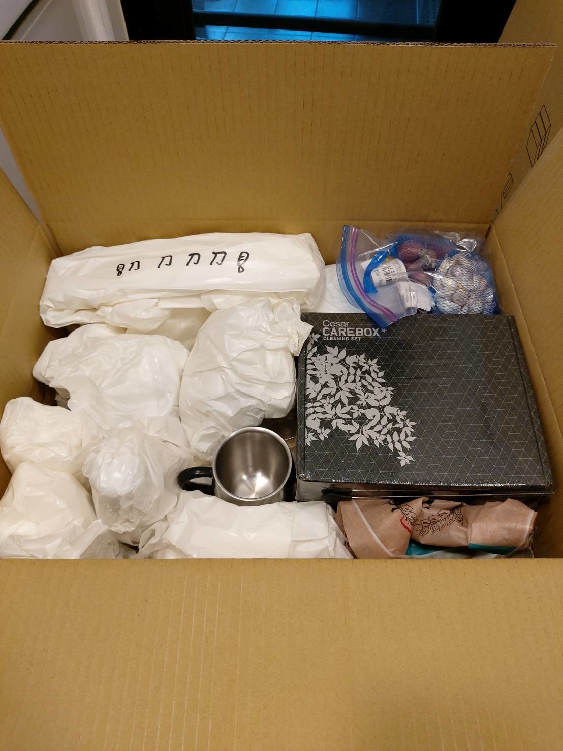 專人打包、搬家公司推薦、新北搬家公司推薦【榮福搬家公司】基隆搬家、南港搬家、桃園搬家公司推薦、家庭搬家、精緻搬家、精緻包裝、打包裝箱、跨縣市搬家、搬工計時、廚房家電包裝、廚房碗盤、人工搬運、搬家具、白土報紙、搬家首選、搬家紙箱、氣泡捲、膠膜、黃色透明膠帶、大型家具搬運、台北搬家公司推薦:大台北搬家,精緻包裝搬運「細膩包裝、專業搬運、用心服務、以客為尊」是榮福搬家公司的宗旨與精神。歡迎立即來電02-2651-2727專人服務。 專人打包、搬家公司推薦、新北搬家公司推薦【榮福搬家公司】基隆搬家、南港搬家、桃園搬家公司推薦、家庭搬家、精緻搬家、精緻包裝、打包裝箱、跨縣市搬家、搬工計時、廚房家電包裝、廚房碗盤、人工搬運、搬家具、白土報紙、搬家首選、搬家紙箱、氣泡捲、膠膜、黃色透明膠帶、大型家具搬運、台北搬家公司推薦:大台北搬家,精緻包裝搬運「細膩包裝、專業搬運、用心服務、以客為尊」是榮福搬家公司的宗旨與精神。歡迎立即來電02-2651-2727專人服務。