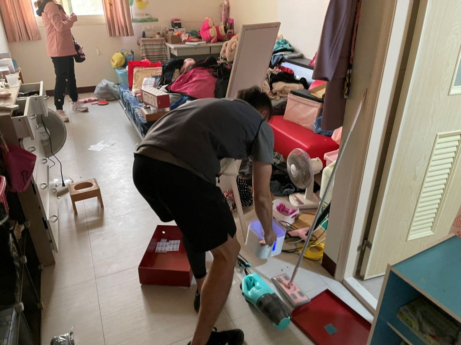 搬家公司推薦、新北搬家推薦【榮福搬家公司】南港搬家、桃園搬家公司推薦、台北搬家公司推薦、廢棄家具處理、廢棄家具清運、家庭廢棄物清運、清運、搬家、家具垃圾清運、垃圾廢棄處理、垃圾廢棄清運、搬家具、大型家具搬運、冰箱搬運、基隆搬家、搬家電、床墊搬運、搬公司行號、跨縣市搬家、家庭搬家、搬鋼琴、搬工、搬運、搬家紙箱,針對顧客都秉持以用心實在專業搬家技巧,搬家實在用心值得您的信賴與選擇。歡迎來電咨詢02-2651-2727,榮福搬家有專員立即為您服務。 搬家公司推薦、新北搬家推薦【榮福搬家公司】南港搬家、桃園搬家公司推薦、台北搬家公司推薦、廢棄家具處理、廢棄家具清運、家庭廢棄物清運、清運、搬家、家具垃圾清運、垃圾廢棄處理、垃圾廢棄清運、搬家具、大型家具搬運、冰箱搬運、基隆搬家、搬家電、床墊搬運、搬公司行號、跨縣市搬家、家庭搬家、搬鋼琴、搬工、搬運、搬家紙箱,針對顧客都秉持以用心實在專業搬家技巧,搬家實在用心值得您的信賴與選擇。歡迎來電咨詢02-2651-2727,榮福搬家有專員立即為您服務。