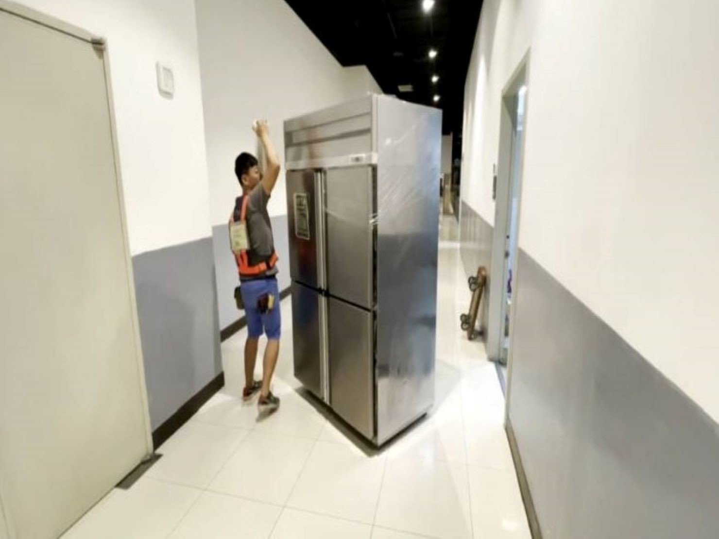 搬家公司推薦、新北搬家推薦【榮福搬家公司】南港搬家、桃園搬家推薦、家庭搬家、搬垃圾處理、搬公司行號、台北搬家推薦、搬鋼琴、搬工、搬家具、搬冰箱、搬床組、搬大型家具、搬家電、搬沙發、搬衣櫃、廢棄物處理、搬運廢棄物、廢棄物清運、家具垃圾處理,針對顧客都秉持以用心實在專業搬家技巧,搬家實在用心值得您的信賴與選擇。歡迎來電咨詢02-2651-2727,榮福搬家有專員立即為您服務。 搬家公司推薦、新北搬家推薦【榮福搬家公司】南港搬家、桃園搬家推薦、家庭搬家、搬垃圾處理、搬公司行號、台北搬家推薦、搬鋼琴、搬工、搬家具、搬冰箱、搬床組、搬大型家具、搬家電、搬沙發、搬衣櫃、廢棄物處理、搬運廢棄物、廢棄物清運、家具垃圾處理,針對顧客都秉持以用心實在專業搬家技巧,搬家實在用心值得您的信賴與選擇。歡迎來電咨詢02-2651-2727,榮福搬家有專員立即為您服務。