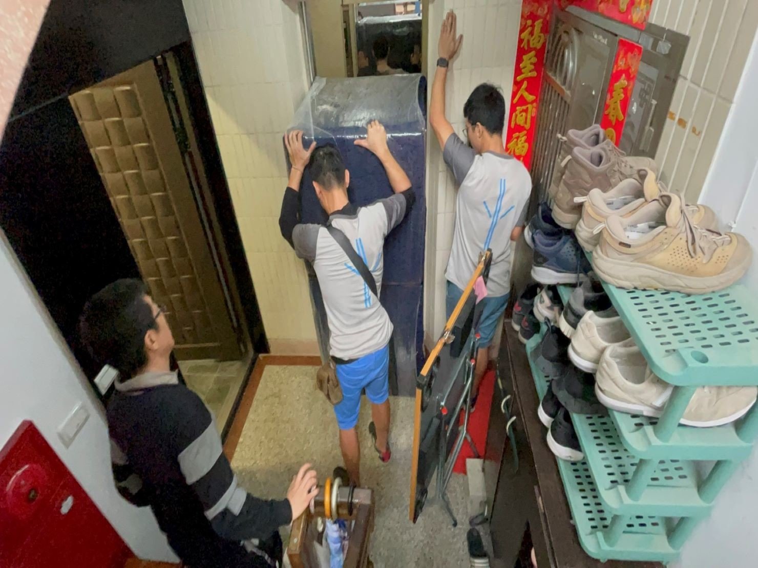 搬家公司推薦、新北搬家推薦【榮福搬家公司】南港搬家、精搬魚缸、桃園搬家公司推薦、台北搬家公司推薦、廢棄家具處理、廢棄家具清運、家庭廢棄物清運、清運、搬家、家具垃圾清運、搬家具、冰箱搬運、基隆搬家、搬洗衣機、搬家電、床墊搬運、搬保險櫃、搬金庫、搬公司行號、跨縣市搬家、搬沙發、家庭搬家、搬家首選、搬鋼琴、搬工、搬運、搬家紙箱,針對顧客都秉持以用心實在專業搬家技巧,搬家實在用心值得您的信賴與選擇。歡迎來電咨詢02-2651-2727,榮福搬家有專員立即為您服務。 搬家公司推薦、新北搬家推薦【榮福搬家公司】南港搬家、精搬魚缸、桃園搬家公司推薦、台北搬家公司推薦、廢棄家具處理、廢棄家具清運、家庭廢棄物清運、清運、搬家、家具垃圾清運、搬家具、冰箱搬運、基隆搬家、搬洗衣機、搬家電、床墊搬運、搬保險櫃、搬金庫、搬公司行號、跨縣市搬家、搬沙發、家庭搬家、搬家首選、搬鋼琴、搬工、搬運、搬家紙箱,針對顧客都秉持以用心實在專業搬家技巧,搬家實在用心值得您的信賴與選擇。歡迎來電咨詢02-2651-2727,榮福搬家有專員立即為您服務。