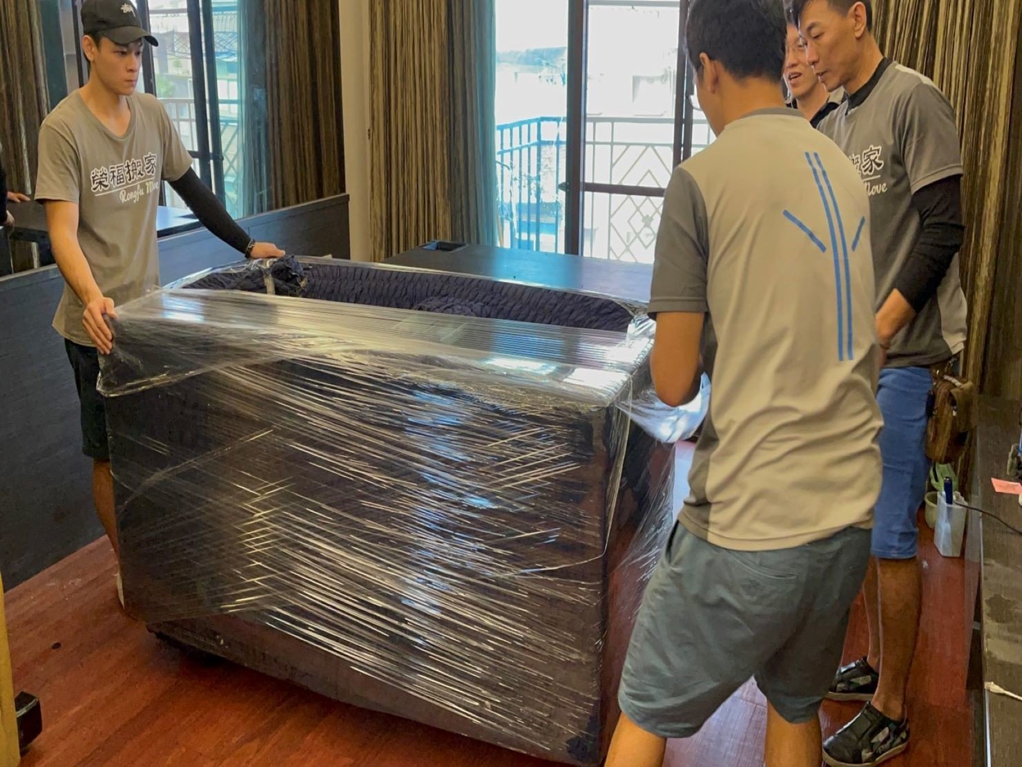 搬家公司推薦、新北搬家推薦【榮福搬家公司】南港搬家、精搬魚缸、桃園搬家公司推薦、台北搬家公司推薦、廢棄家具處理、廢棄家具清運、家庭廢棄物清運、清運、搬家、家具垃圾清運、搬家具、冰箱搬運、基隆搬家、搬洗衣機、搬家電、床墊搬運、搬保險櫃、搬金庫、搬公司行號、跨縣市搬家、家庭搬家、搬家首選、搬鋼琴、搬工、搬運、搬家紙箱,針對顧客都秉持以用心實在專業搬家技巧,搬家實在用心值得您的信賴與選擇。歡迎來電咨詢02-2651-2727,榮福搬家有專員立即為您服務。 搬家公司推薦、新北搬家推薦【榮福搬家公司】南港搬家、精搬魚缸、桃園搬家公司推薦、台北搬家公司推薦、廢棄家具處理、廢棄家具清運、家庭廢棄物清運、清運、搬家、家具垃圾清運、搬家具、冰箱搬運、基隆搬家、搬洗衣機、搬家電、床墊搬運、搬保險櫃、搬金庫、搬公司行號、跨縣市搬家、家庭搬家、搬家首選、搬鋼琴、搬工、搬運、搬家紙箱,針對顧客都秉持以用心實在專業搬家技巧,搬家實在用心值得您的信賴與選擇。歡迎來電咨詢02-2651-2727,榮福搬家有專員立即為您服務。