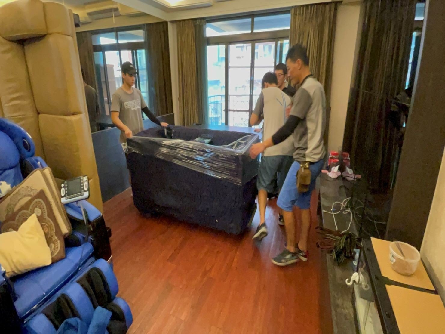 搬家公司推薦、新北搬家推薦【榮福搬家公司】南港搬家、精搬魚缸、桃園搬家公司推薦、台北搬家公司推薦、廢棄家具處理、廢棄家具清運、家庭廢棄物清運、清運、搬家、家具垃圾清運、搬家具、冰箱搬運、基隆搬家、搬洗衣機、搬家電、床墊搬運、搬保險櫃、搬金庫、搬公司行號、跨縣市搬家、家庭搬家、搬家首選、搬鋼琴、搬工、搬運、搬家紙箱,針對顧客都秉持以用心實在專業搬家技巧,搬家實在用心值得您的信賴與選擇。歡迎來電咨詢02-2651-2727,榮福搬家有專員立即為您服務。 搬家公司推薦、新北搬家推薦【榮福搬家公司】南港搬家、精搬魚缸、桃園搬家公司推薦、台北搬家公司推薦、廢棄家具處理、廢棄家具清運、家庭廢棄物清運、清運、搬家、家具垃圾清運、搬家具、冰箱搬運、基隆搬家、搬洗衣機、搬家電、床墊搬運、搬保險櫃、搬金庫、搬公司行號、跨縣市搬家、家庭搬家、搬家首選、搬鋼琴、搬工、搬運、搬家紙箱,針對顧客都秉持以用心實在專業搬家技巧,搬家實在用心值得您的信賴與選擇。歡迎來電咨詢02-2651-2727,榮福搬家有專員立即為您服務。