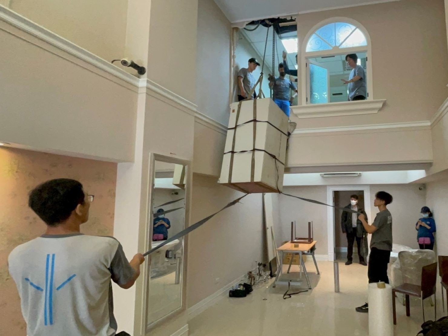 搬家公司推薦、新北搬家推薦【榮福搬家公司】南港搬家、桃園搬家公司推薦、台北搬家公司推薦、大型家具搬運、搬家具、冰箱搬運、基隆搬家、搬家電、大型家電搬運、床墊搬運、搬家車、家庭搬家、搬工、搬運、搬家紙箱、跨縣市搬家、單件家具運送、搬家估價、搬家首選,搬家達人,吊掛搬運、吊家具搬運、台北搬家公司推薦:大台北搬家,精緻包裝搬運「細膩包裝、專業搬運、用心服務、以客為尊」是榮福搬家公司的宗旨與精神。歡迎立即來電02-2651-2727專人服務。 搬家公司推薦、新北搬家推薦【榮福搬家公司】南港搬家、桃園搬家公司推薦、台北搬家公司推薦、大型家具搬運、搬家具、冰箱搬運、基隆搬家、搬家電、大型家電搬運、床墊搬運、搬家車、家庭搬家、搬工、搬運、搬家紙箱、跨縣市搬家、單件家具運送、搬家估價、搬家首選,搬家達人,吊掛搬運、吊家具搬運、台北搬家公司推薦:大台北搬家,精緻包裝搬運「細膩包裝、專業搬運、用心服務、以客為尊」是榮福搬家公司的宗旨與精神。歡迎立即來電02-2651-2727專人服務。