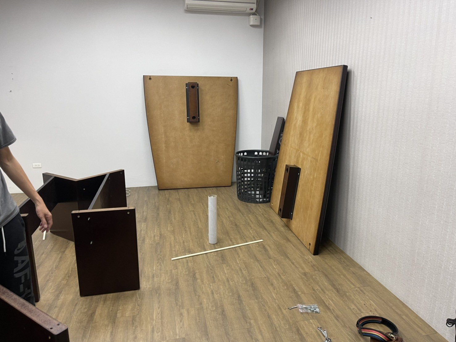 搬家公司推薦、台北搬家推薦【榮福搬家公司】南港搬家、桃園搬家公司推薦、新北搬家公司推薦、基隆搬家公司推薦、台北搬家公司推薦、搬辦公桌、文件資料櫃搬運、書櫃資料櫃搬運、辦公椅、搬資料櫃、辦公室遷移、搬會客桌、碎紙機、印表機、搬玻璃櫥白板、文件收納櫃拆組裝、書櫃拆組裝事務機搬運、搬電腦設備、個人辦公室搬遷、事務所搬遷、律師事務所搬遷、公司行號搬遷、政府機關搬遷、學校單位搬遷、辦公室專人打包裝箱、辦公文件專人打包裝箱分類、搬家紙箱、搬鐵櫃、搬保密文件、保密文件銷毀、搬工計時、搬工服務、人力搬運,針對顧客都秉持以用心實在專業搬家技巧,搬家實在用心值得您的信賴與選擇。歡迎來電咨詢02-2651-2727,榮福搬家有專員立即為您服務。 搬家公司推薦、台北搬家推薦【榮福搬家公司】南港搬家、桃園搬家公司推薦、新北搬家公司推薦、基隆搬家公司推薦、台北搬家公司推薦、搬辦公桌、文件資料櫃搬運、書櫃資料櫃搬運、辦公椅、搬資料櫃、辦公室遷移、搬會客桌、碎紙機、印表機、搬玻璃櫥白板、文件收納櫃拆組裝、書櫃拆組裝事務機搬運、搬電腦設備、個人辦公室搬遷、事務所搬遷、律師事務所搬遷、公司行號搬遷、政府機關搬遷、學校單位搬遷、辦公室專人打包裝箱、辦公文件專人打包裝箱分類、搬家紙箱、搬鐵櫃、搬保密文件、保密文件銷毀、搬工計時、搬工服務、人力搬運,針對顧客都秉持以用心實在專業搬家技巧,搬家實在用心值得您的信賴與選擇。歡迎來電咨詢02-2651-2727,榮福搬家有專員立即為您服務。